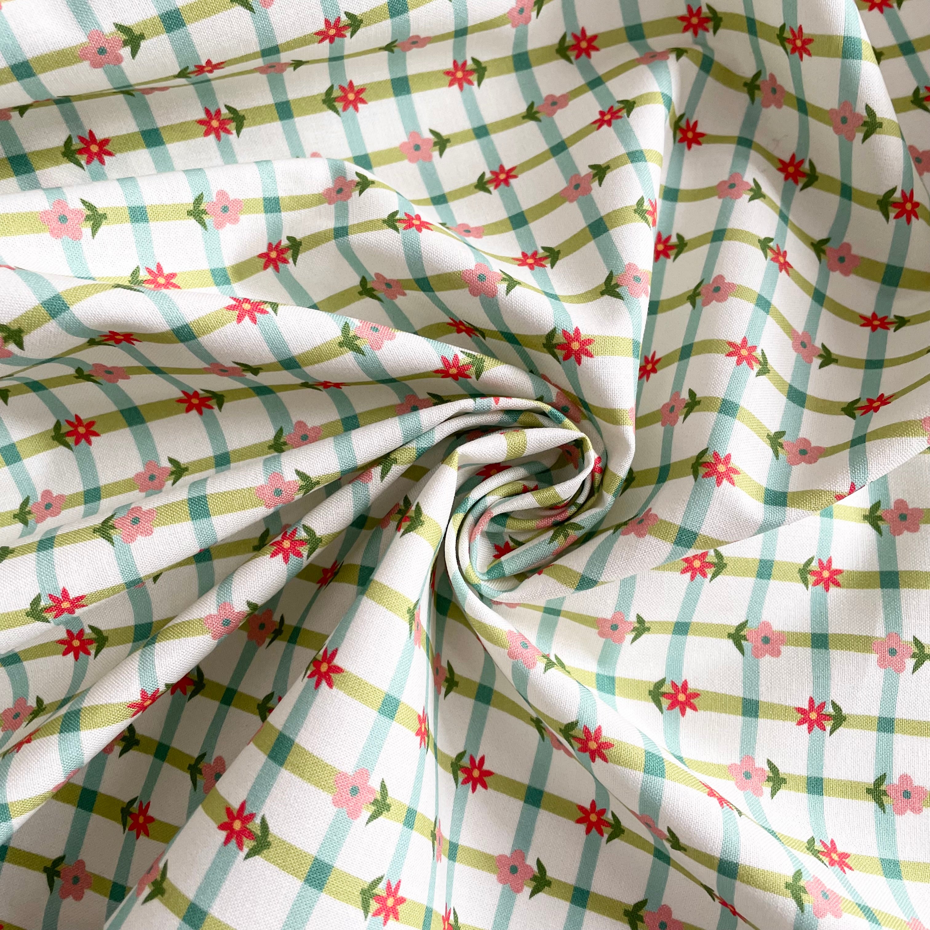 Cloud9 Organic Cotton : Love Bugs - Petal Plaid