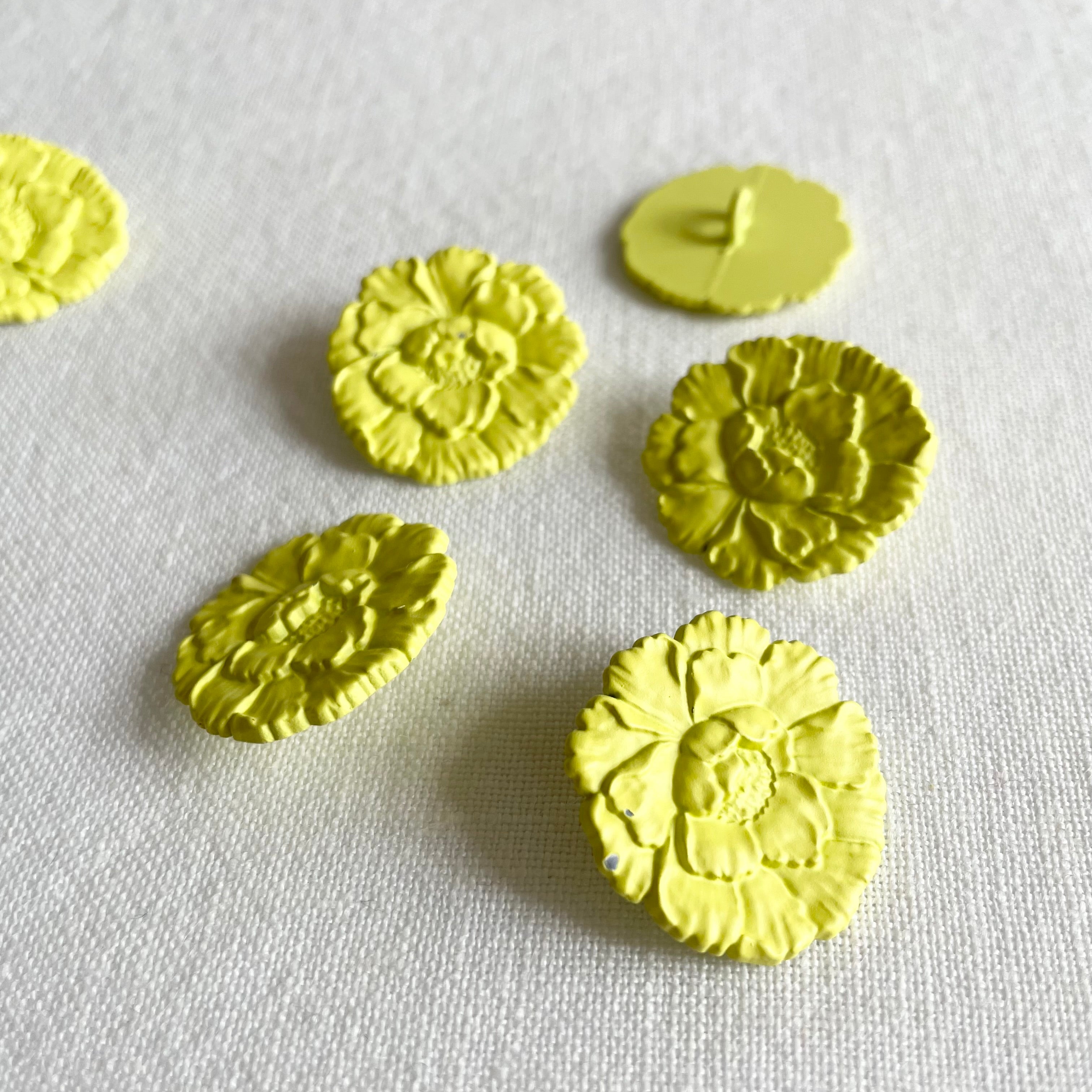 Carnation Metal Shank Button - Chartreuse