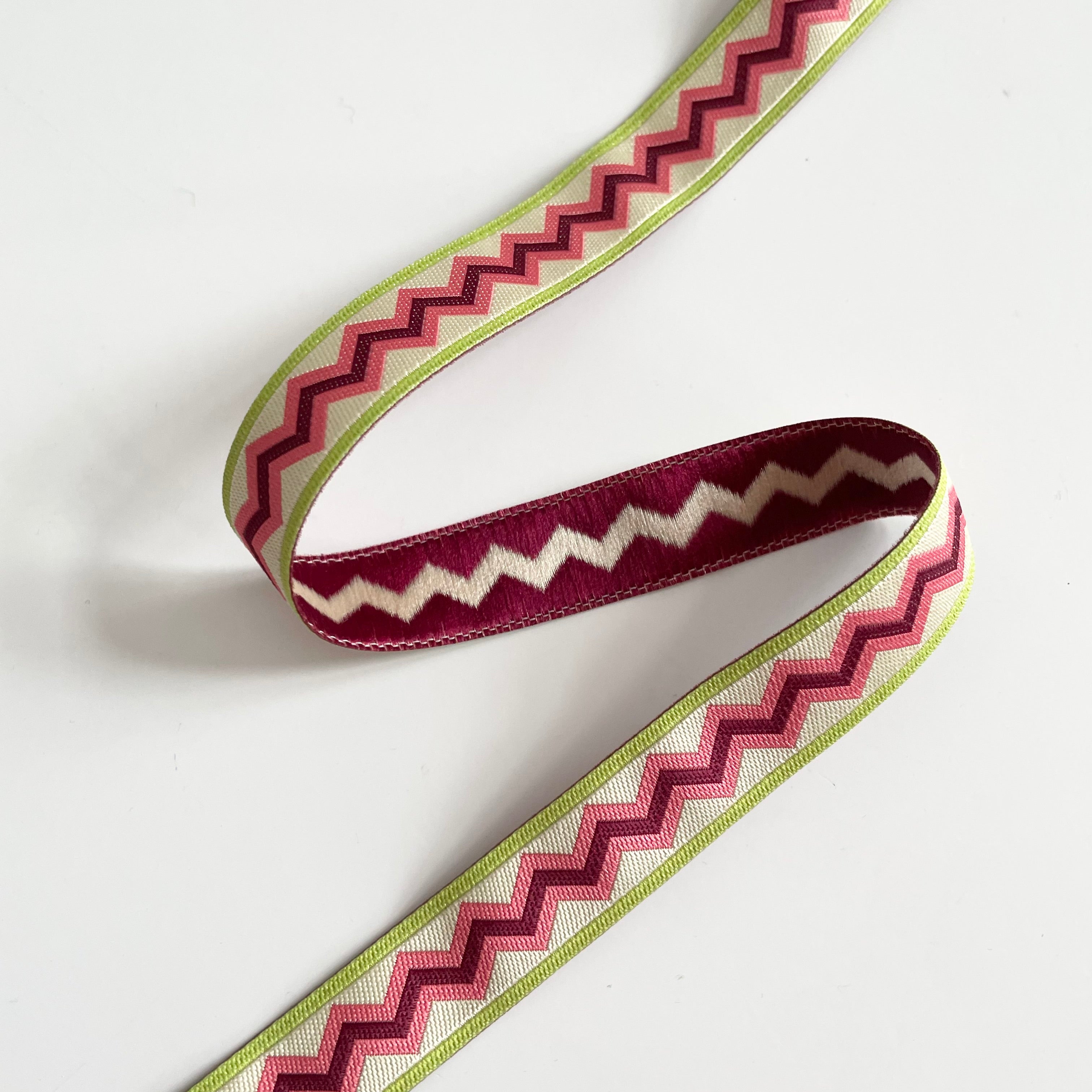 Anna Maria Ribbon : Meander - Coral on Green