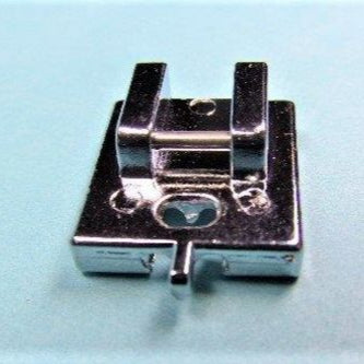 Snap on type invisible zipper foot