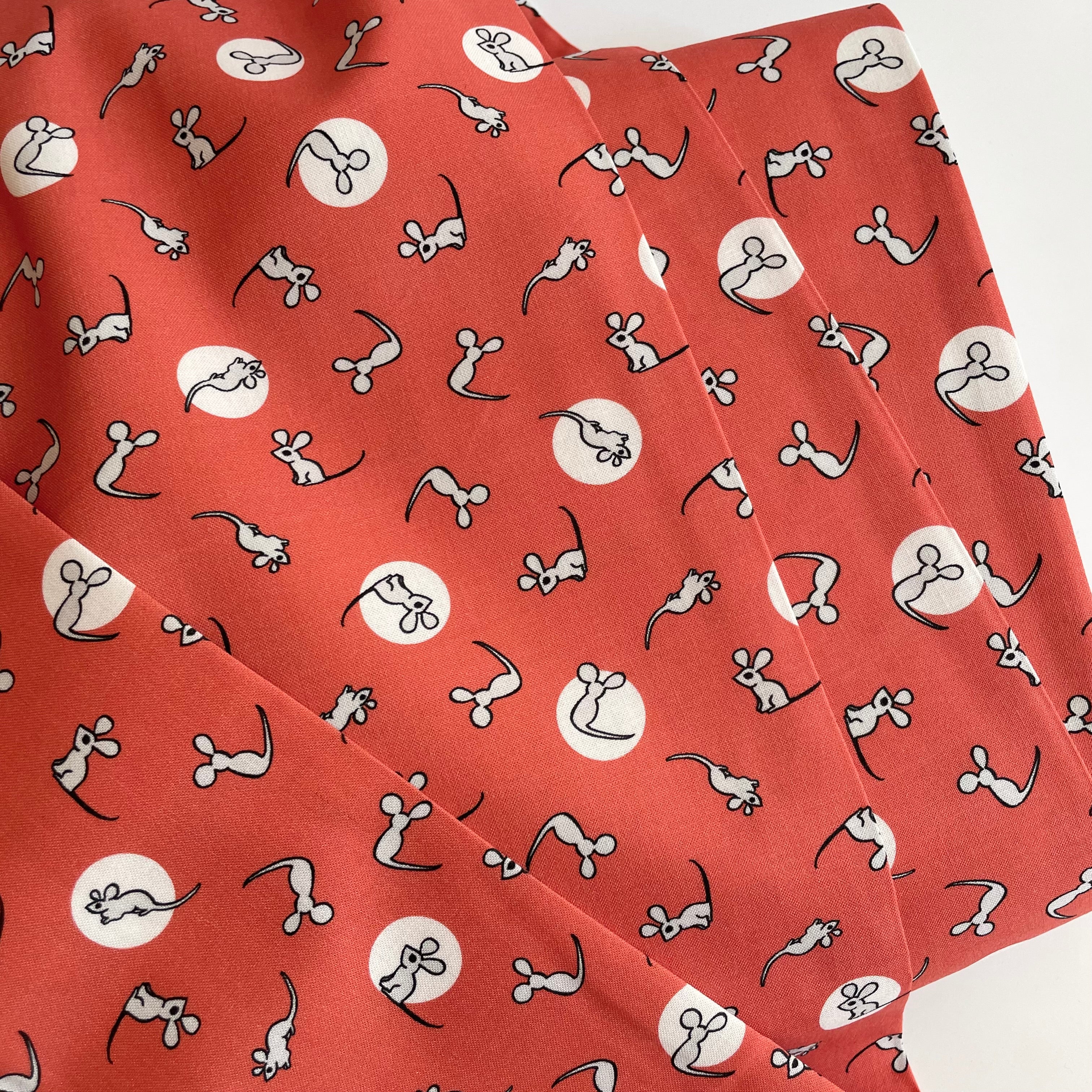 Cloud9 Organic Cotton : Goodnight Moon - Mouse Red