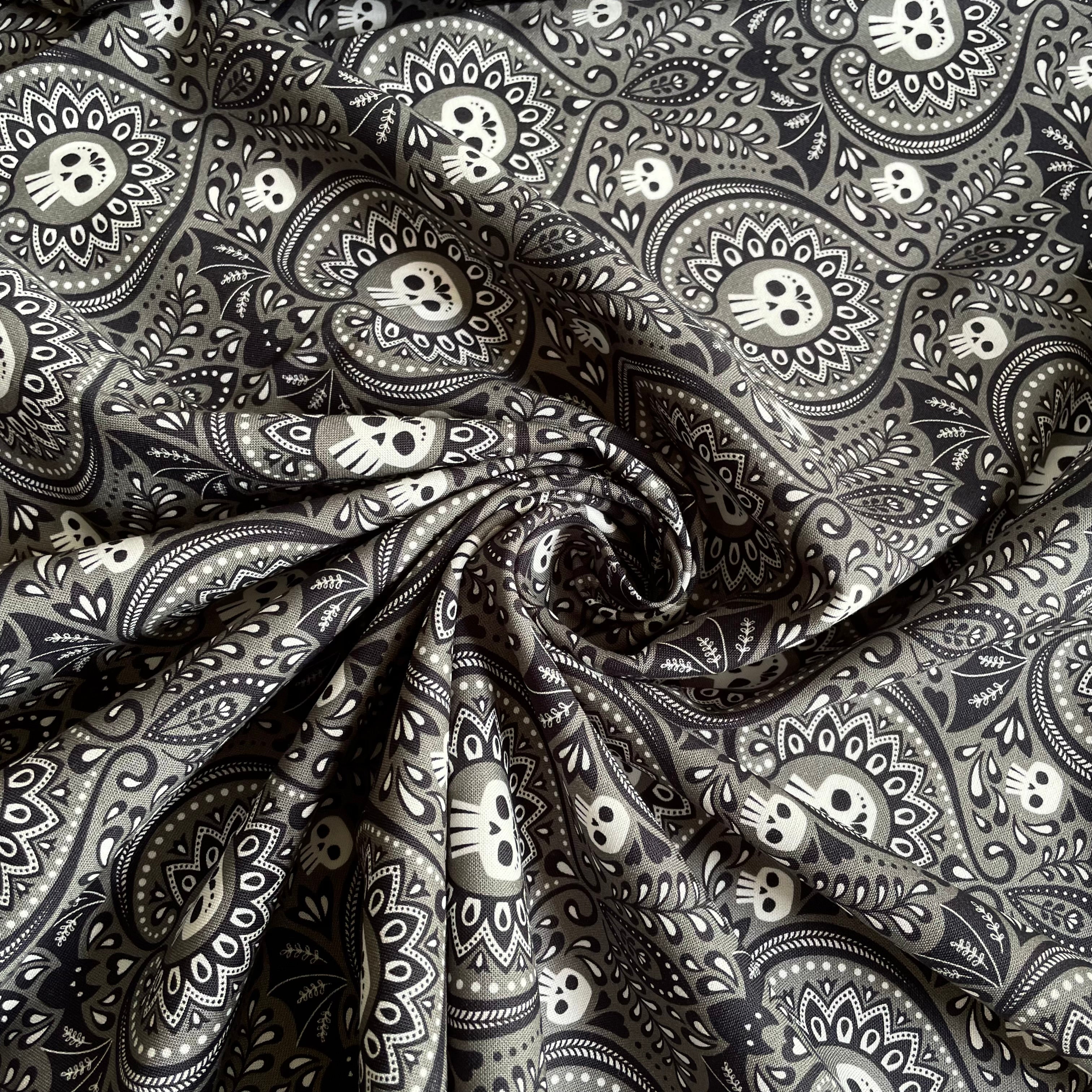 Cloud9 Organic Cotton : Gothic Whimsy - Gothic Paisley