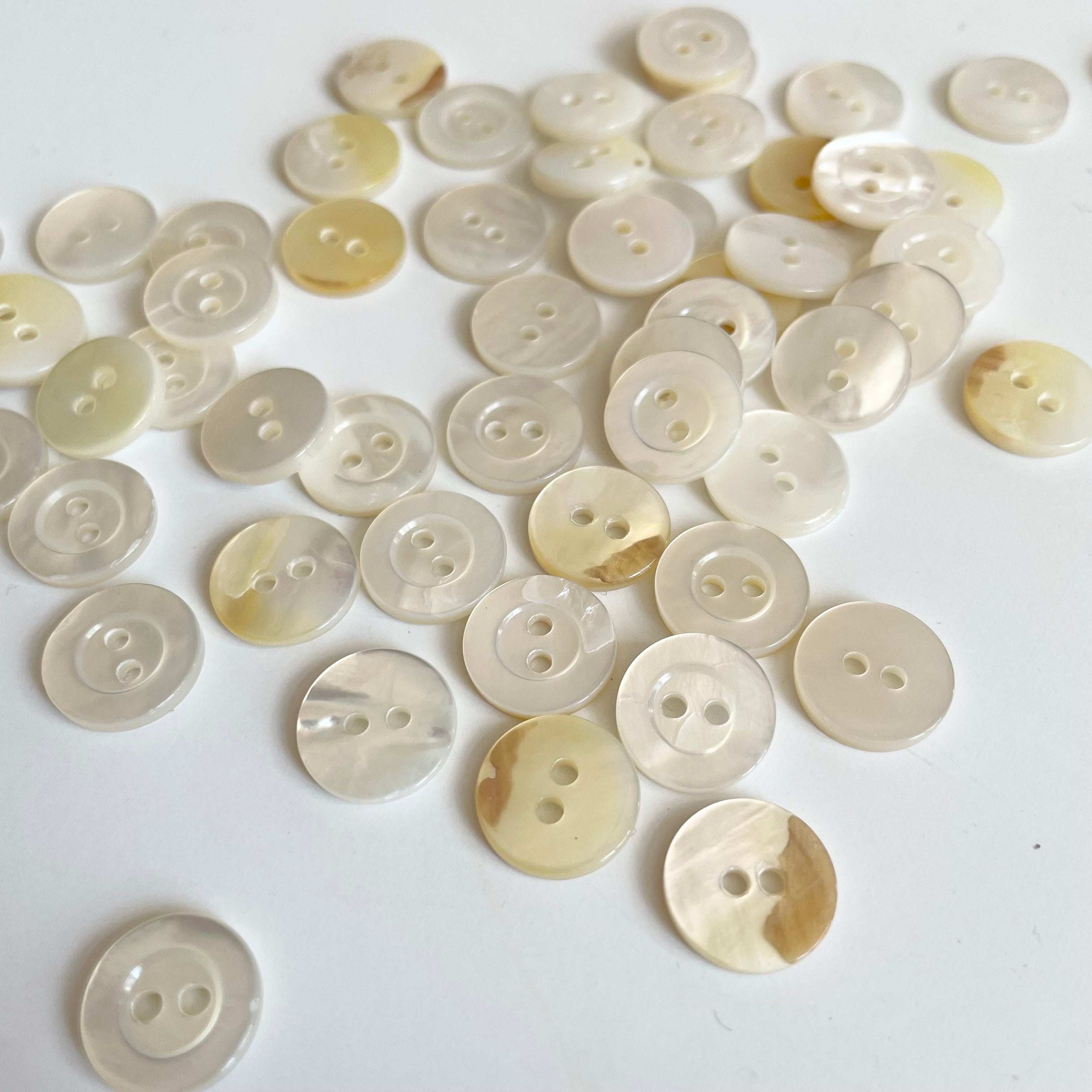Pearl Wide-Rimmed Classic Shirt Button - White