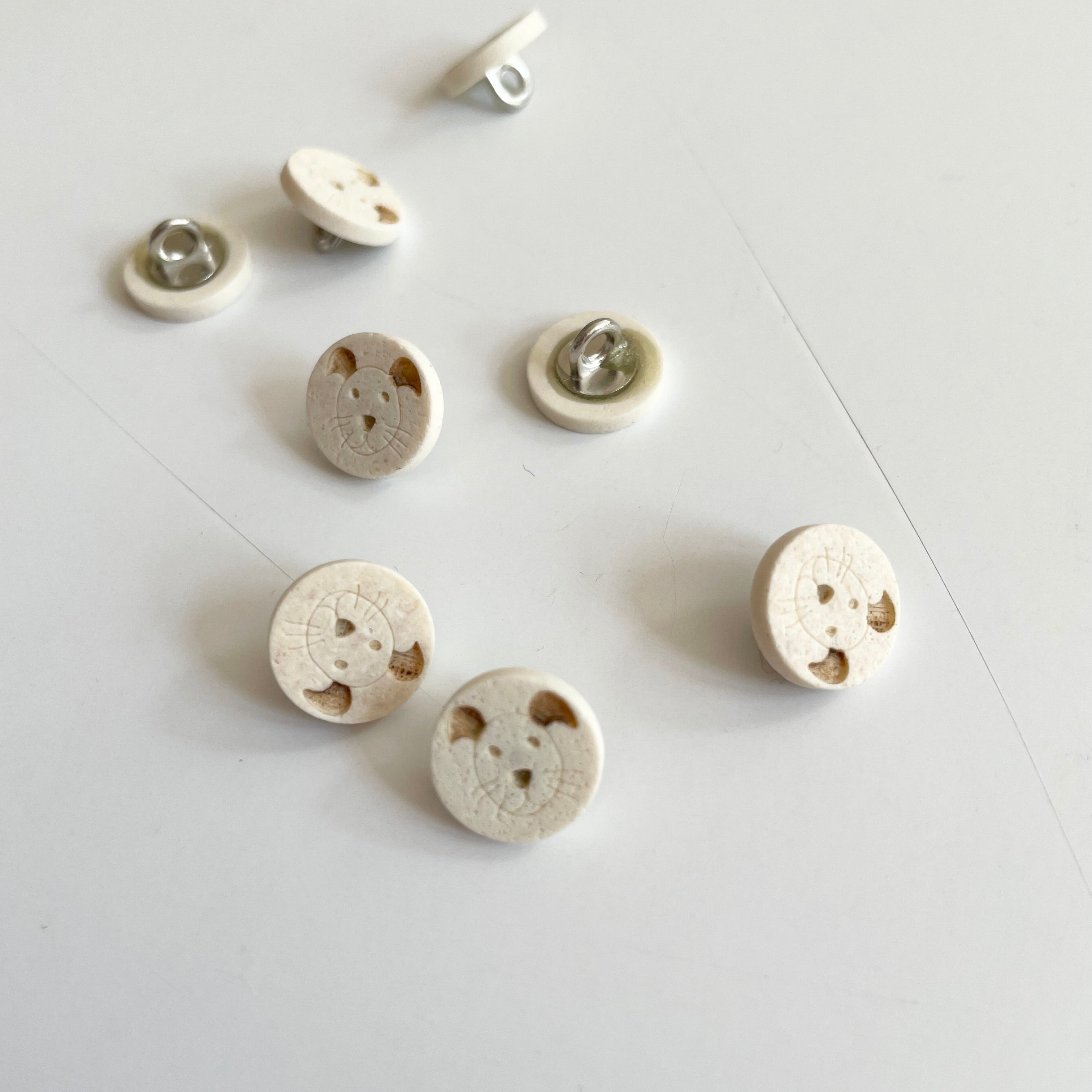 Lasercut Polyester Button - Hound