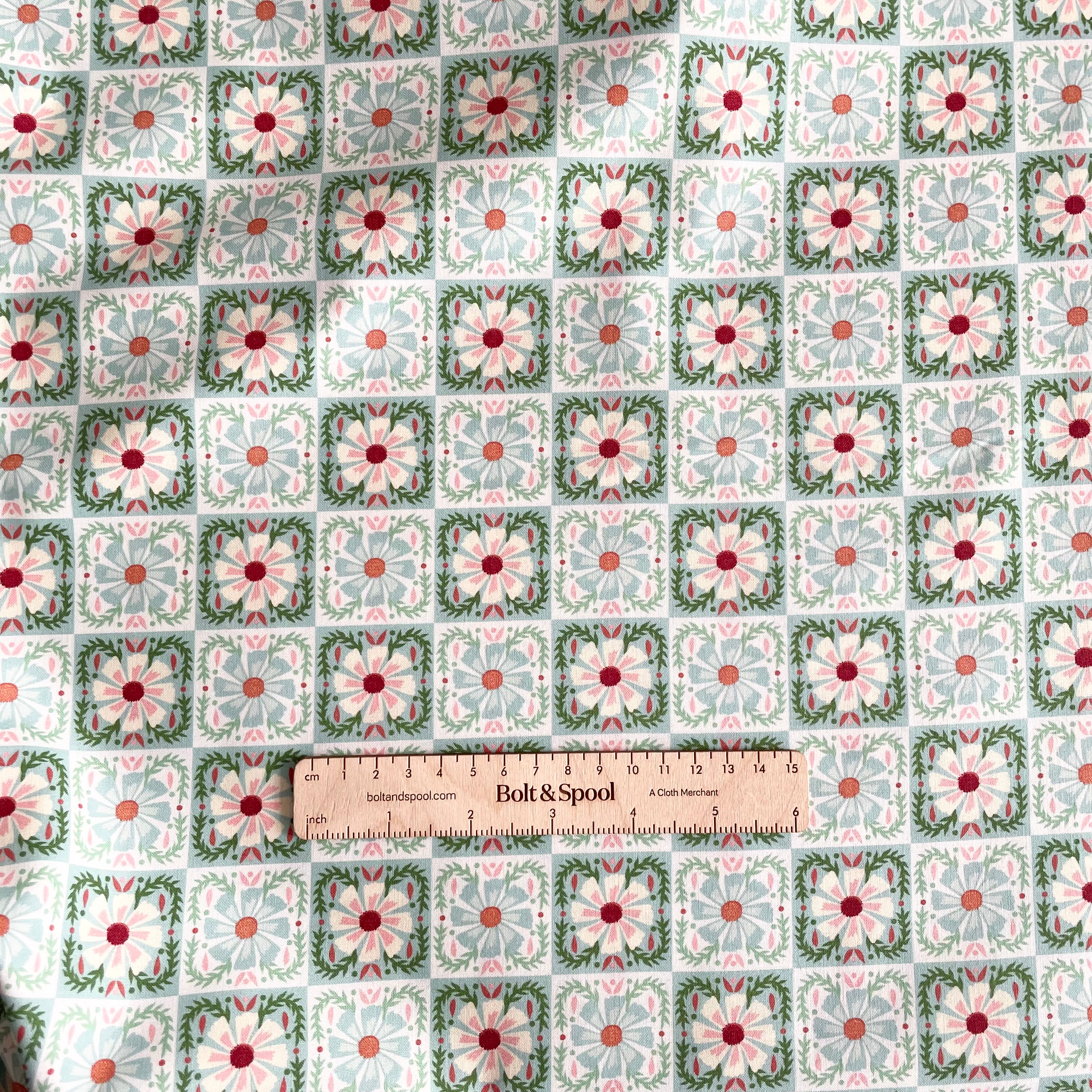Cloud9 Organic Cotton : Love Bugs - Quilted Florals