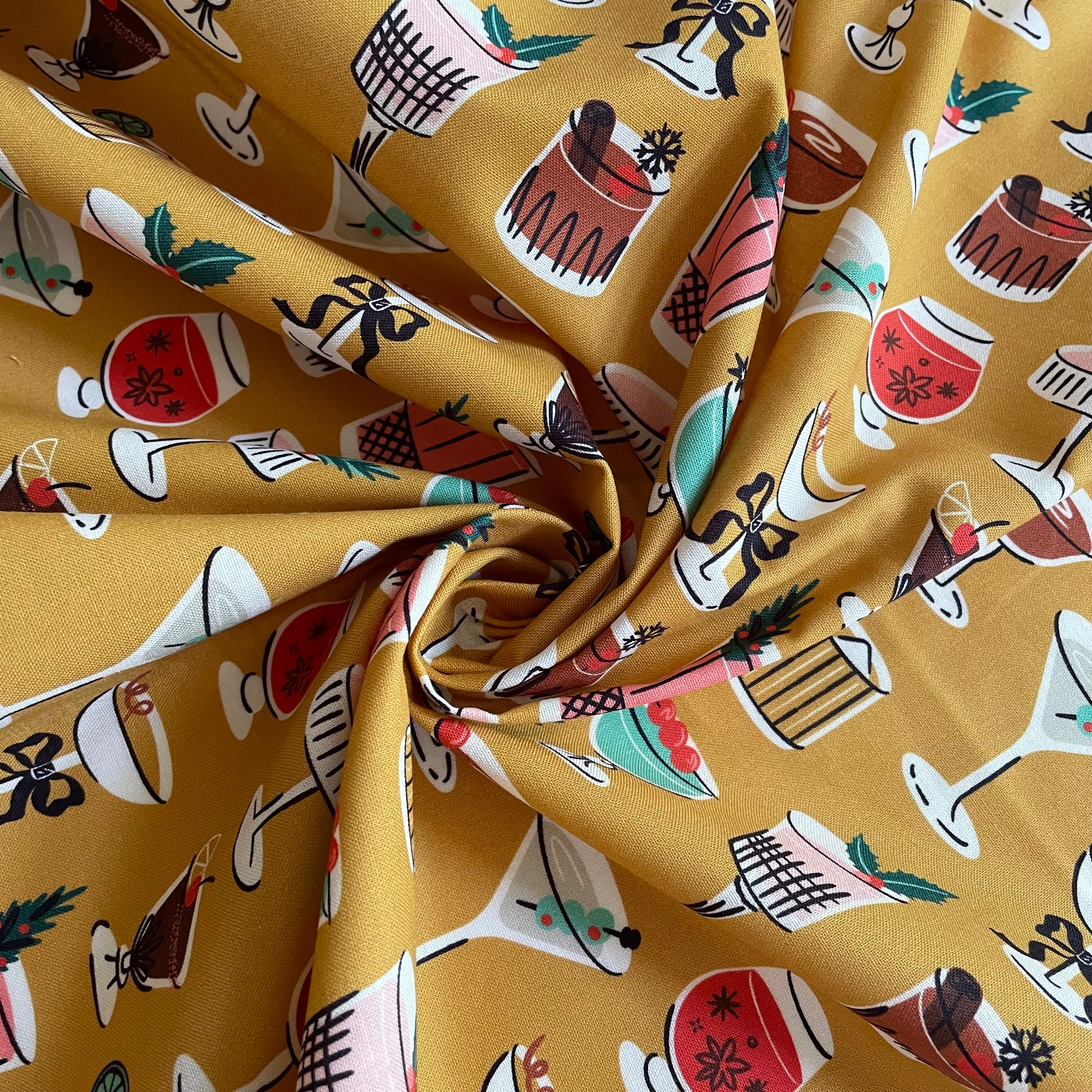 Cloud9 Fabrics : Merry & Mod - Tinsel & 'Tinis Gold