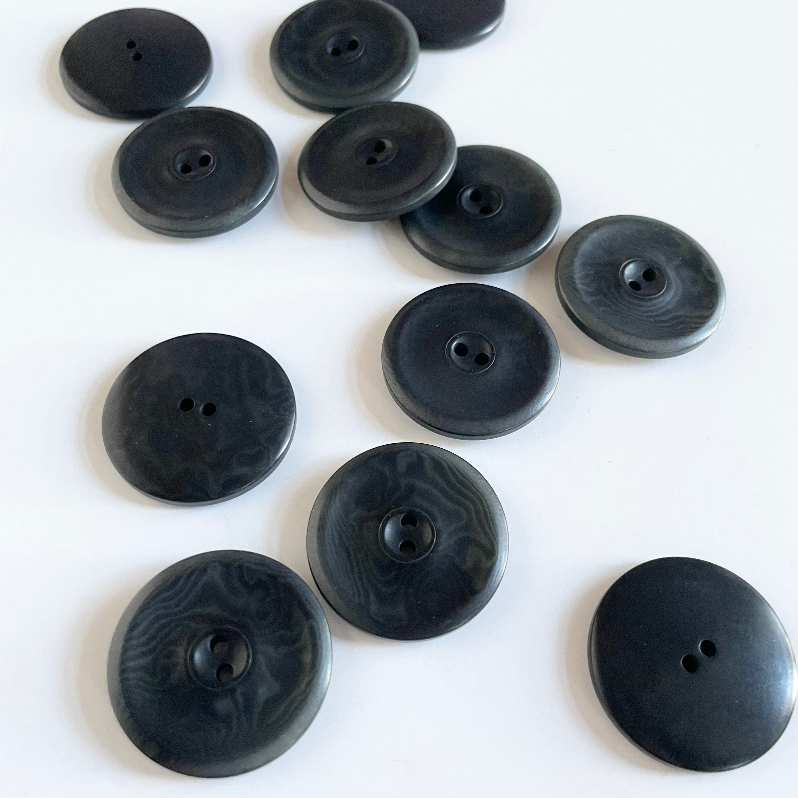 Corozo Saucer Button - Black
