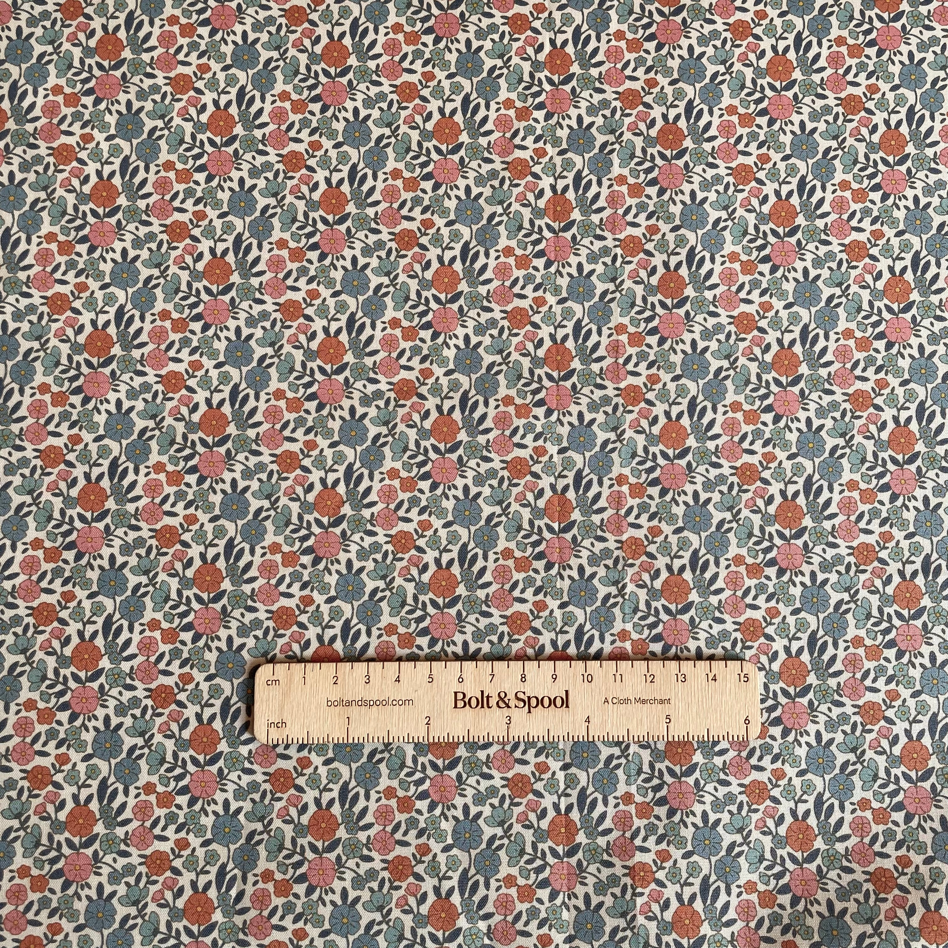 Tilda Fabrics : Wallflower - Janice Blue