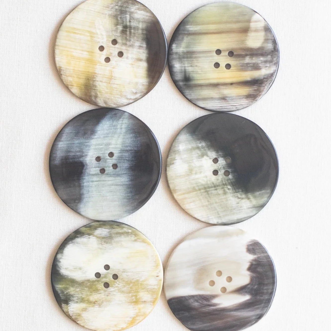 Circular Cow Horn Button Bundle - Molten Smoke