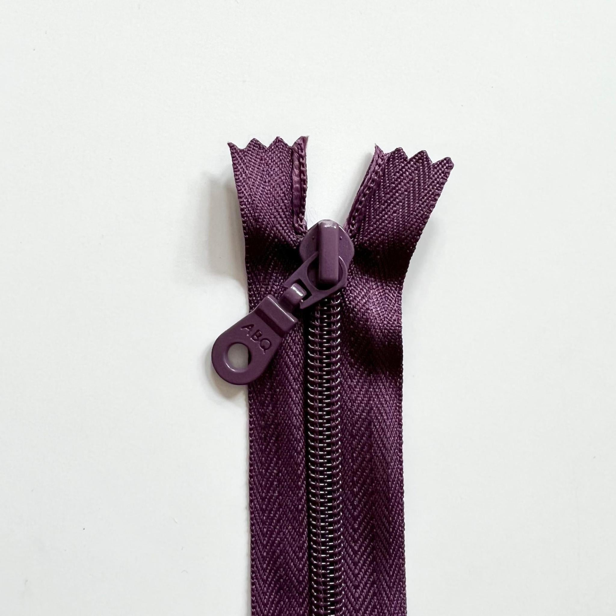 ABQ Nylon Coil Donut-Pull Zipper - 14"