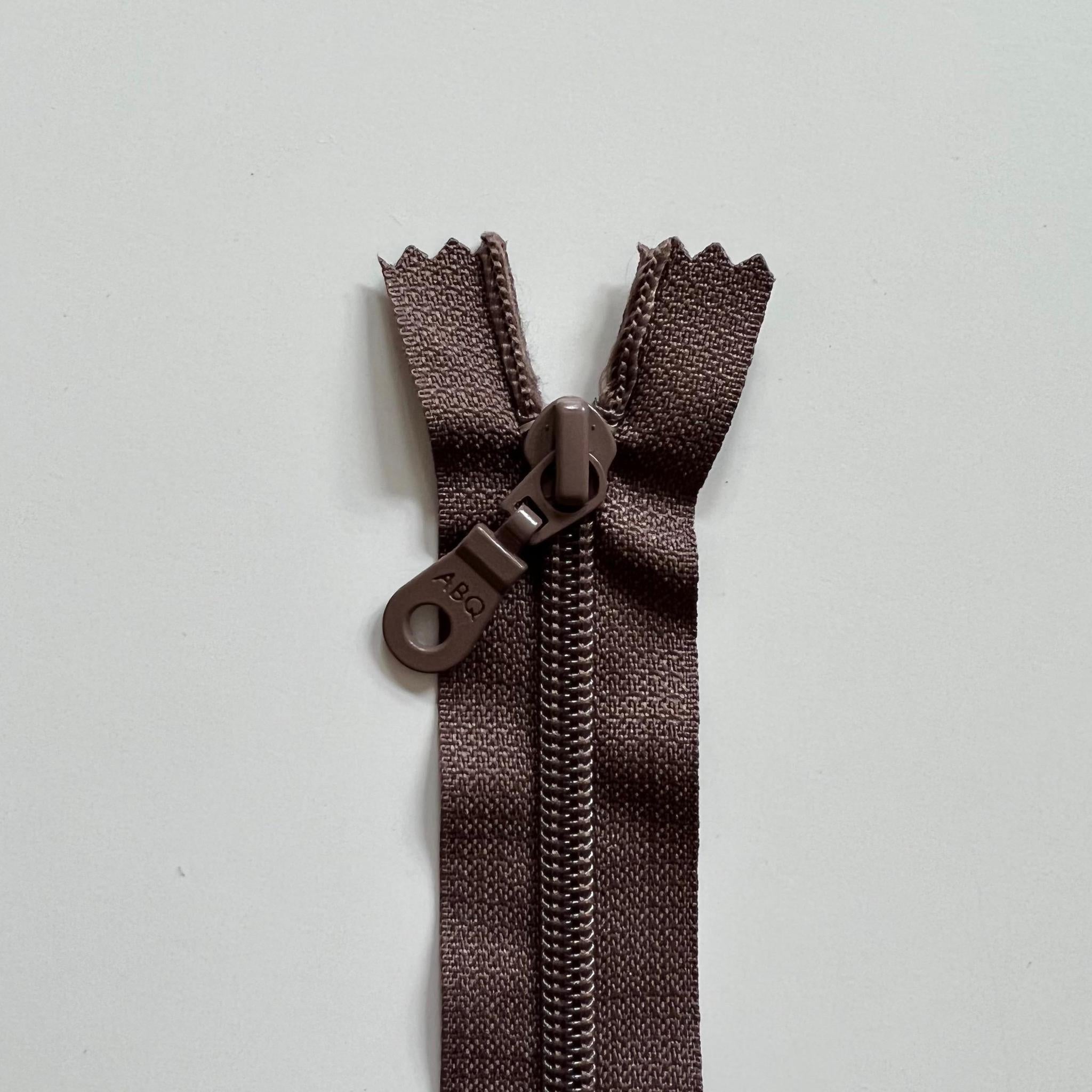 ABQ Nylon Coil Donut-Pull Zipper - 14"