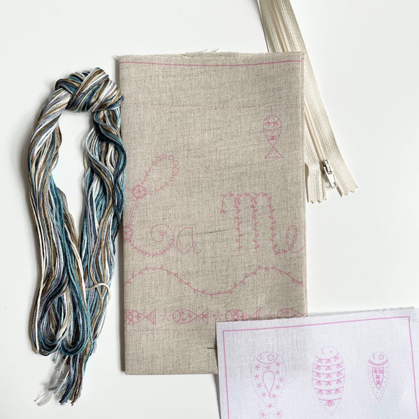 Un Chat Embroidery Kit : The Sea - Fish Pouch