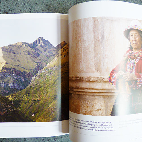 Faces of Tradition : Weaving Elders of the Andes - Nilda Callanaupa Alverez & Christine Franquemont