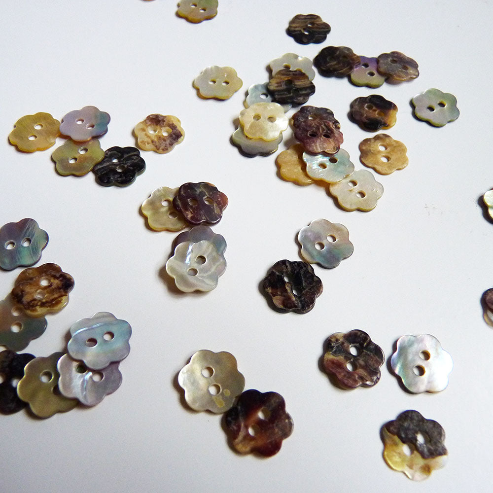 Agoya Flower Button - Natural