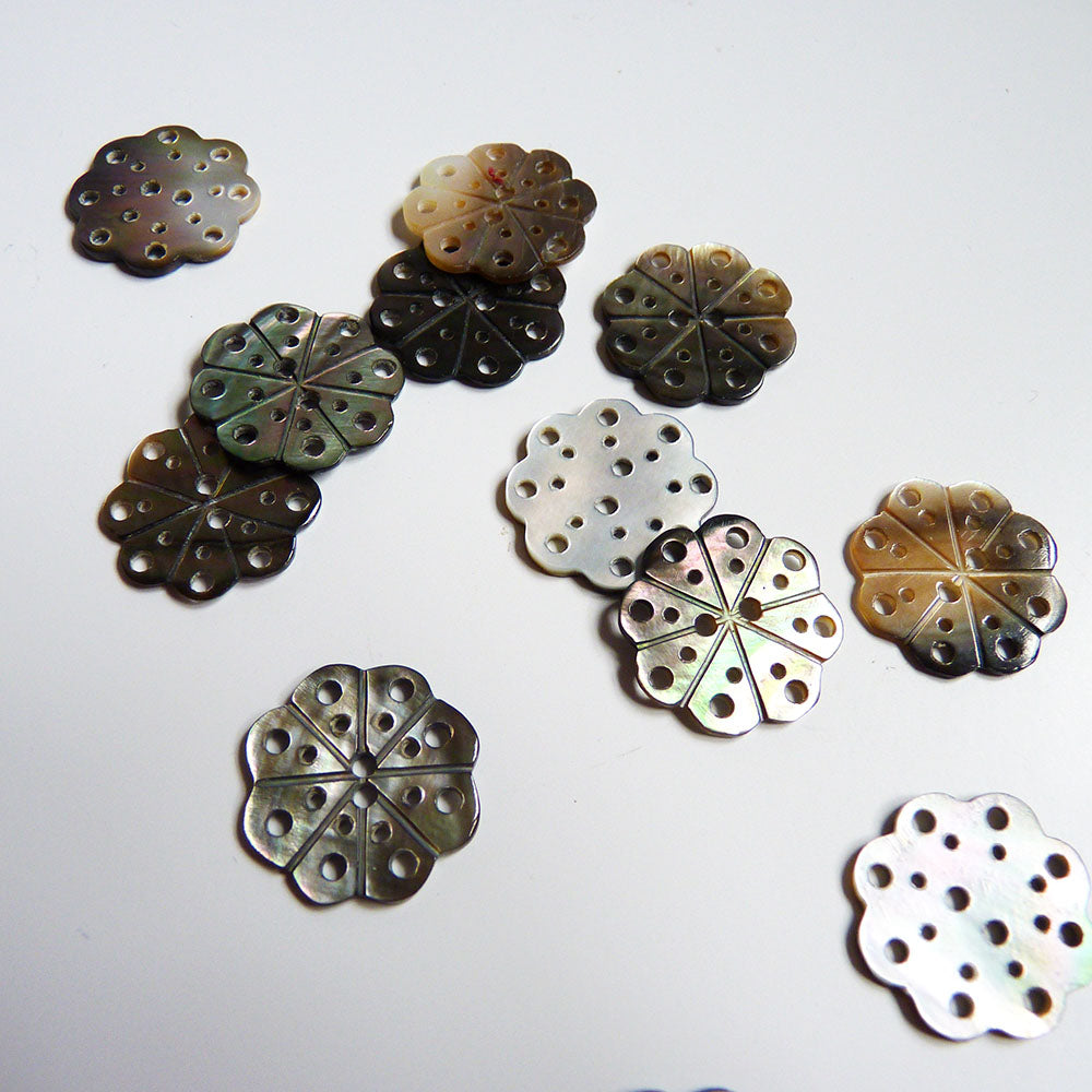 Lasercut Flower Shell Button - Blacklip
