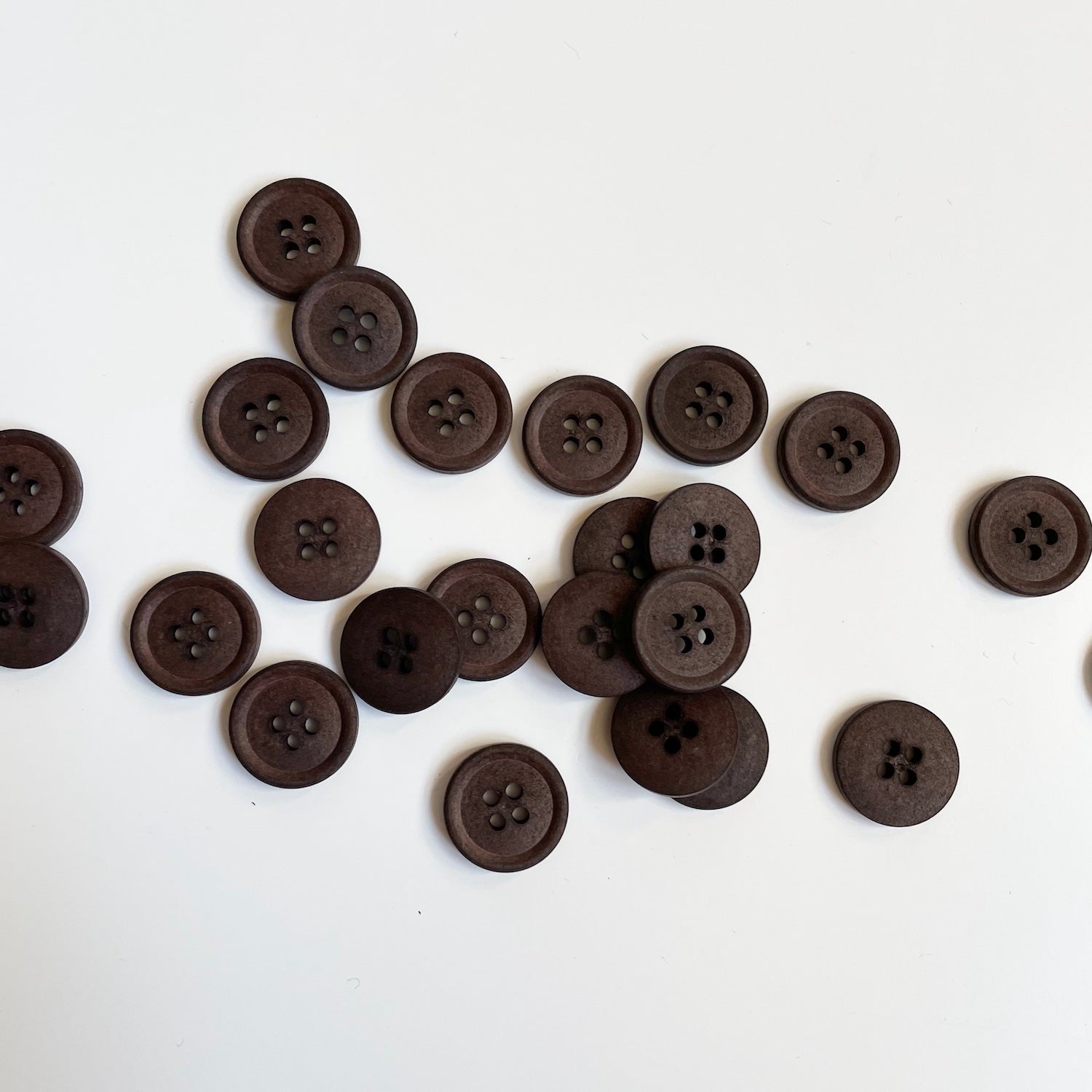 Merchant & Mills : Cotton Buttons - Black Coffee