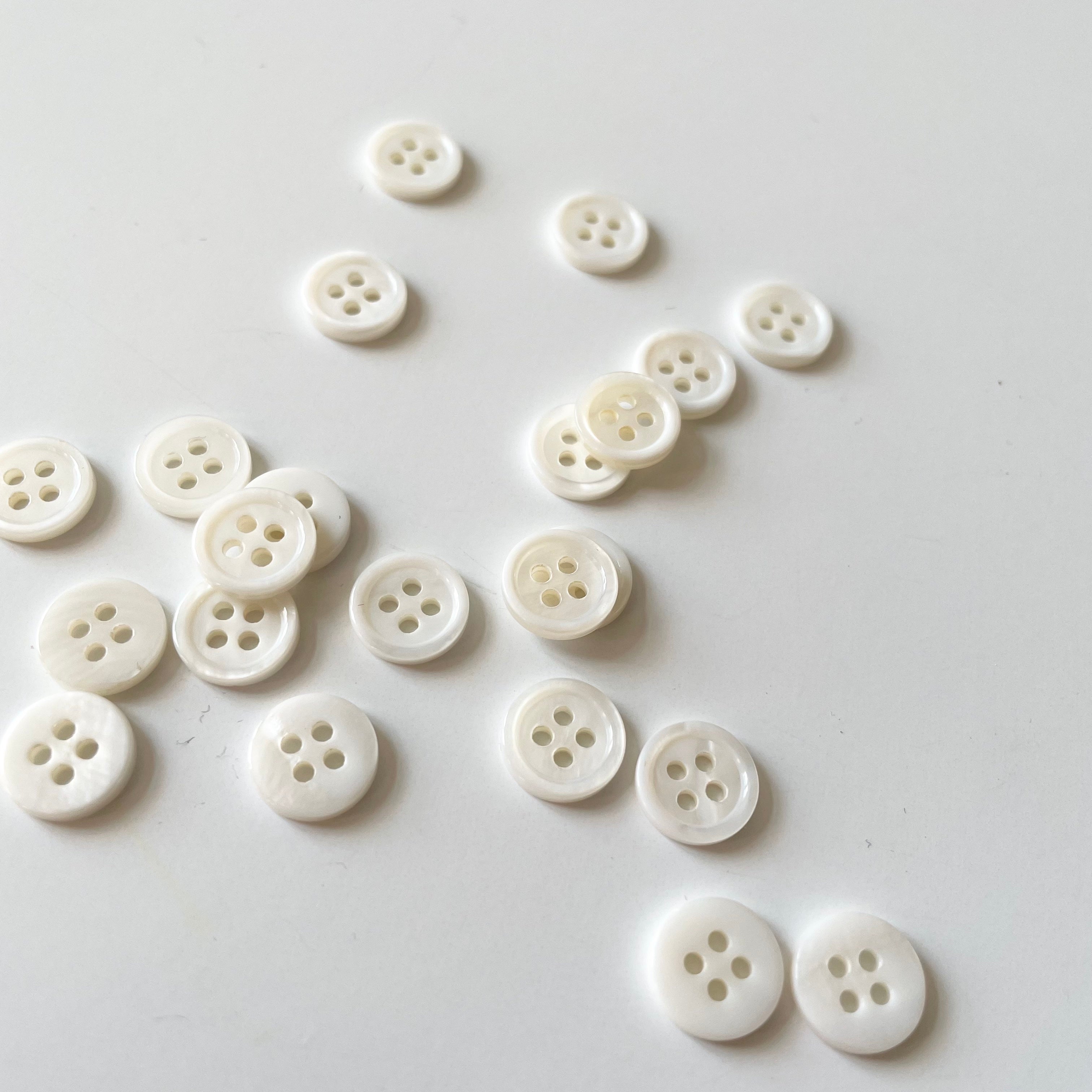River Shell Shirt Button - White