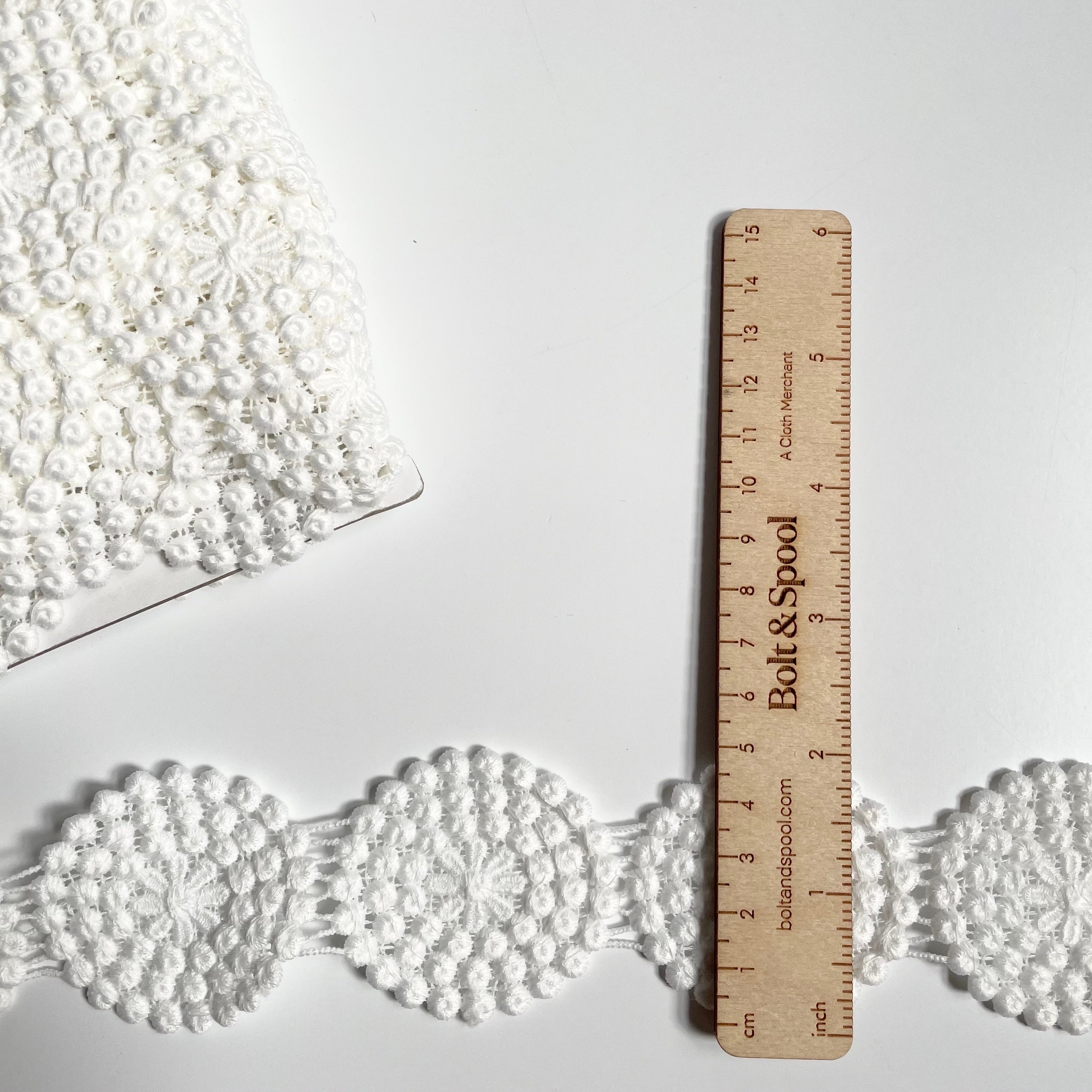 Guipure Lace - Dot Flowers White