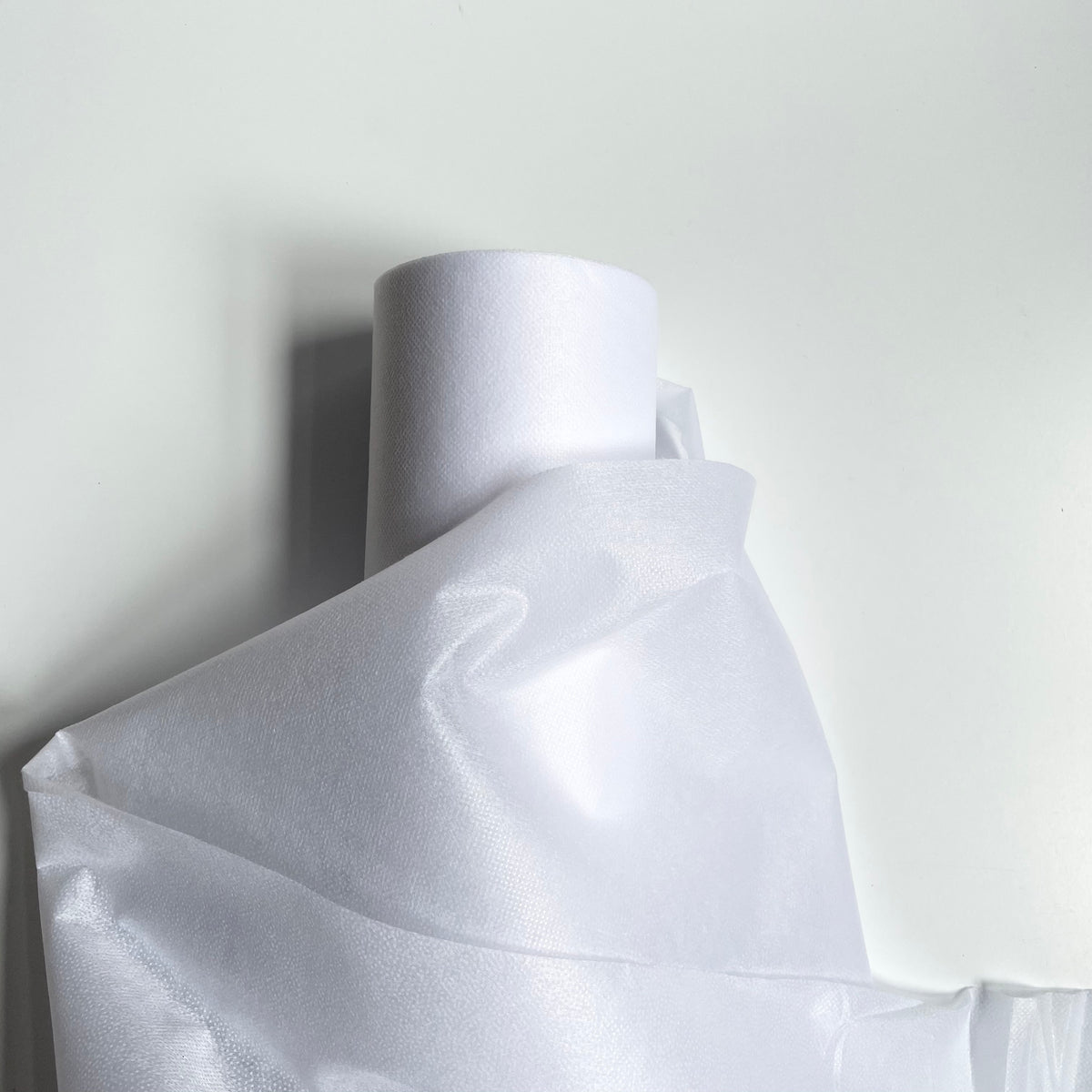 Veratex Fusible Interfacing Lightweight White Bolt & Spool