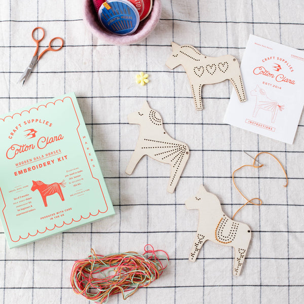 Cotton Clara : Dala Horses Embroidery Board Kit