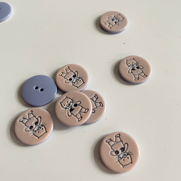 Plastic Two-Hole Cat Button - Rose / Lilac