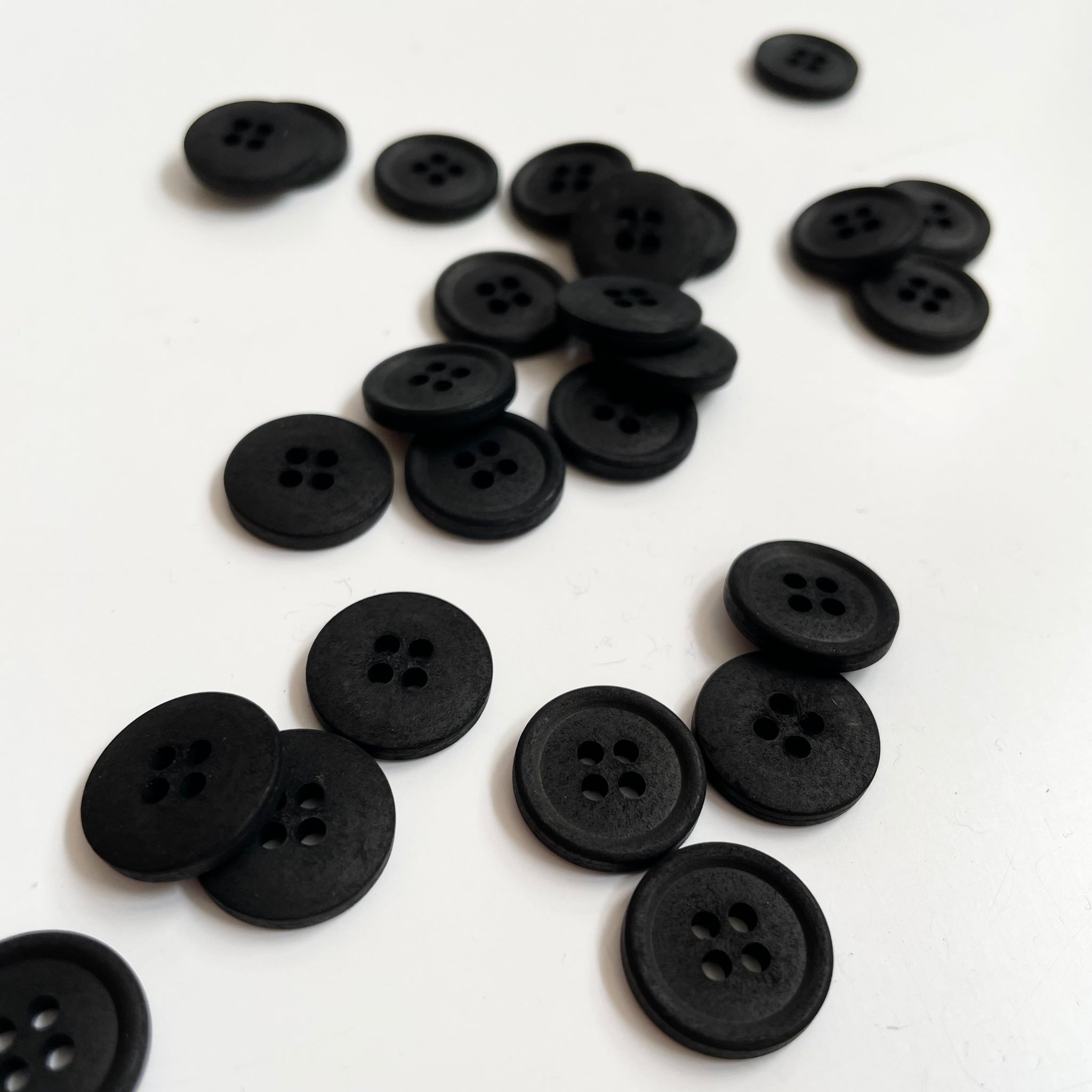 Merchant & Mills : Cotton Buttons - Black