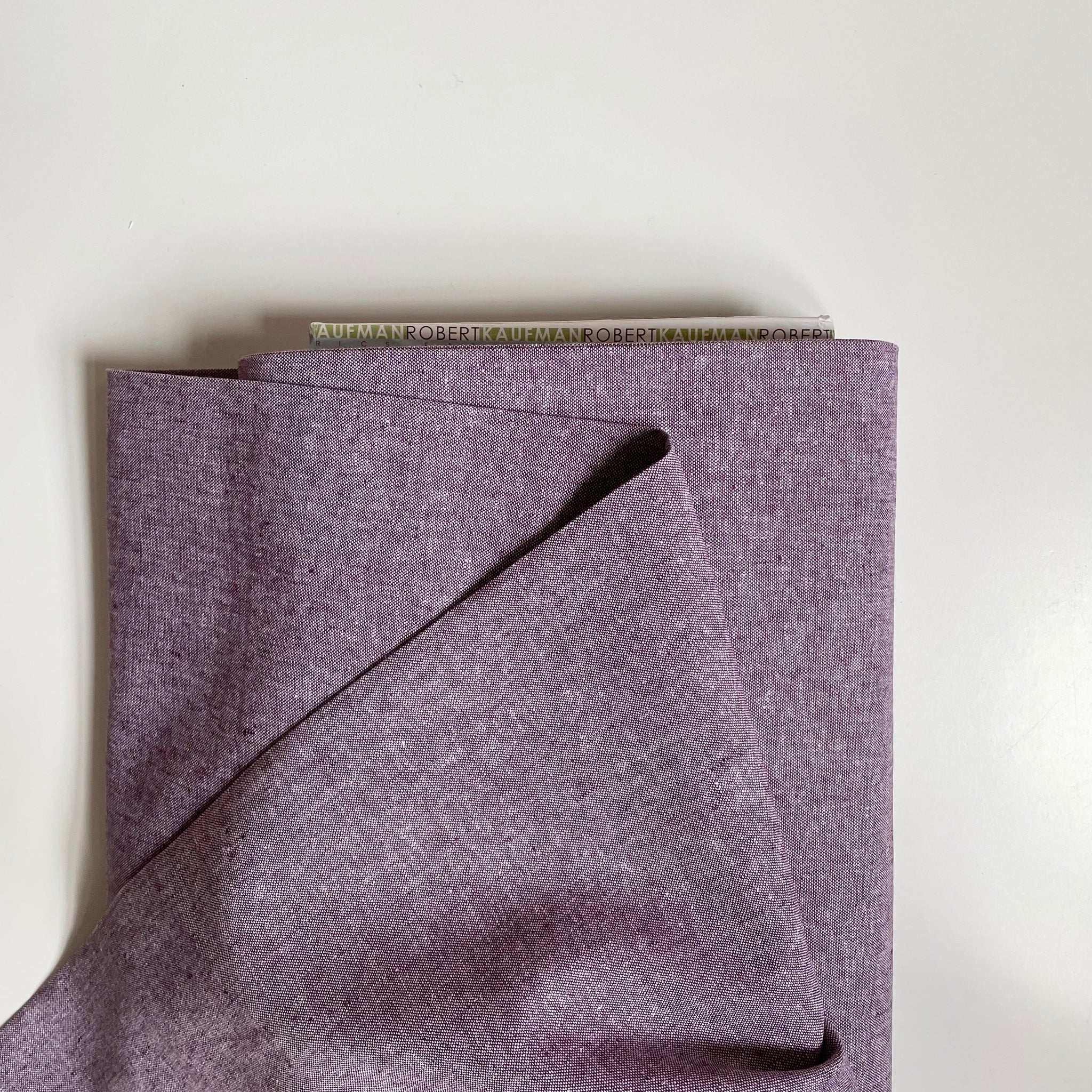 Robert Kaufman : Essex Yarn Dyed Linen / Cotton - Eggplant