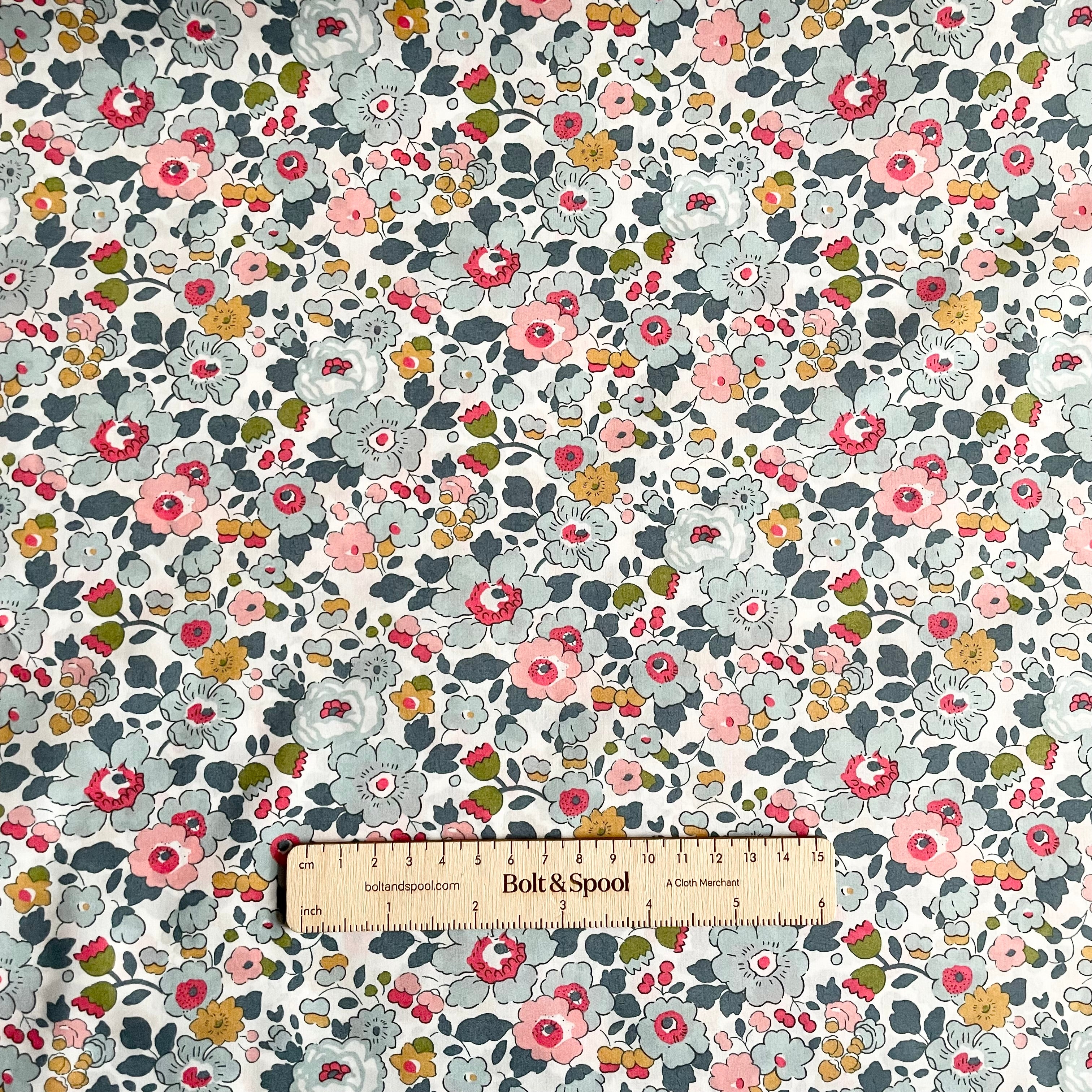 Liberty Fabrics Classic Tana Lawn : Betsy P