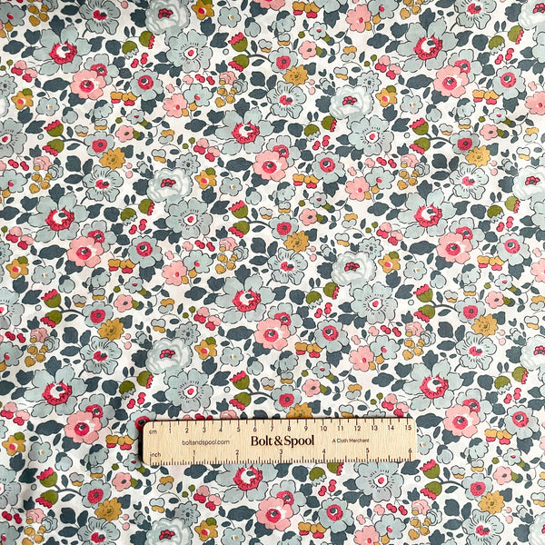 Liberty Fabrics Classic Tana Lawn : Betsy P