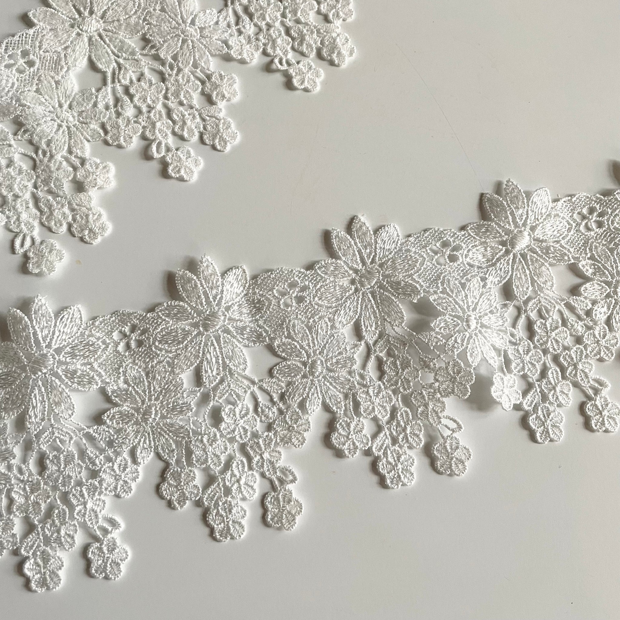 Pearl / Gold Beaded Trim