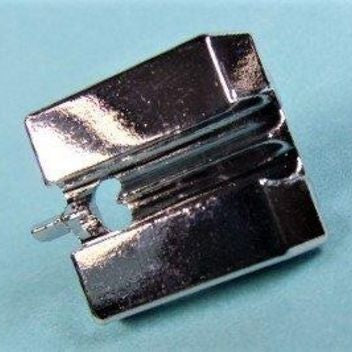 Snap on type invisible zipper foot