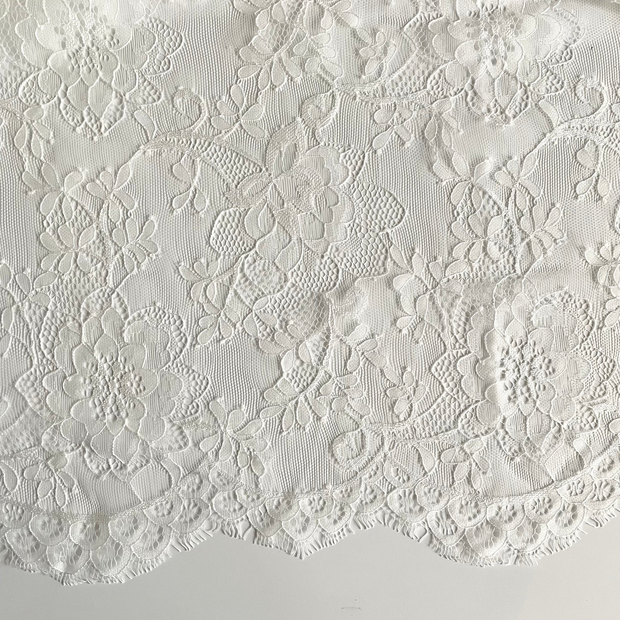 Nylon Chantilly Lace - Rosettes Ivory