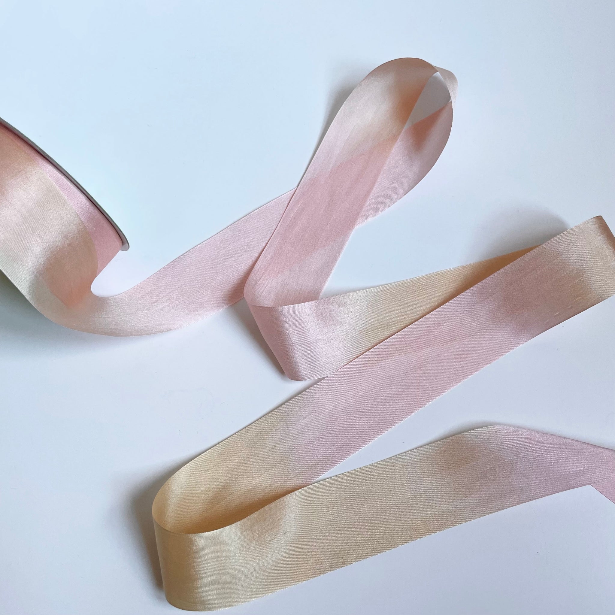 May Arts Silk Ribbon - Variegated Pink / Champagne 1.25"