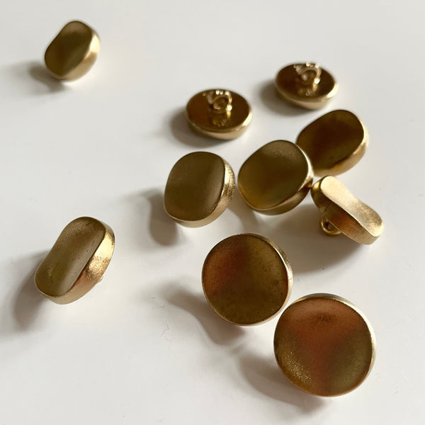 Plastic Wavy Shank Button - Gold