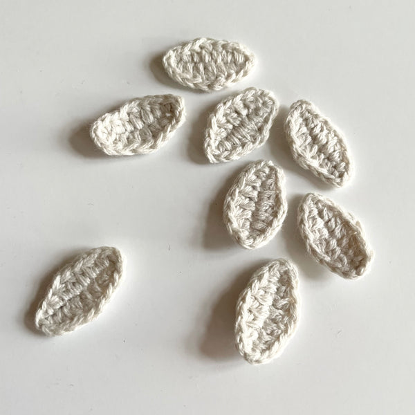 Shindo Crocheted Flower and Leaves - Natural