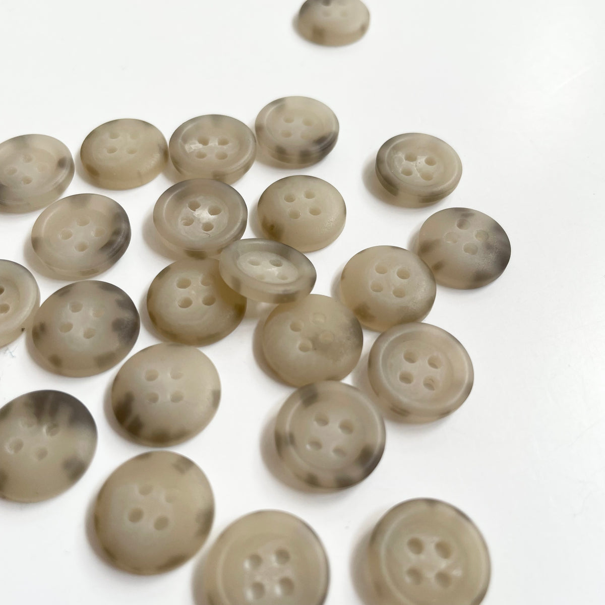 Merchant & Mills Recycled Paper Buttons - Mottled Brown