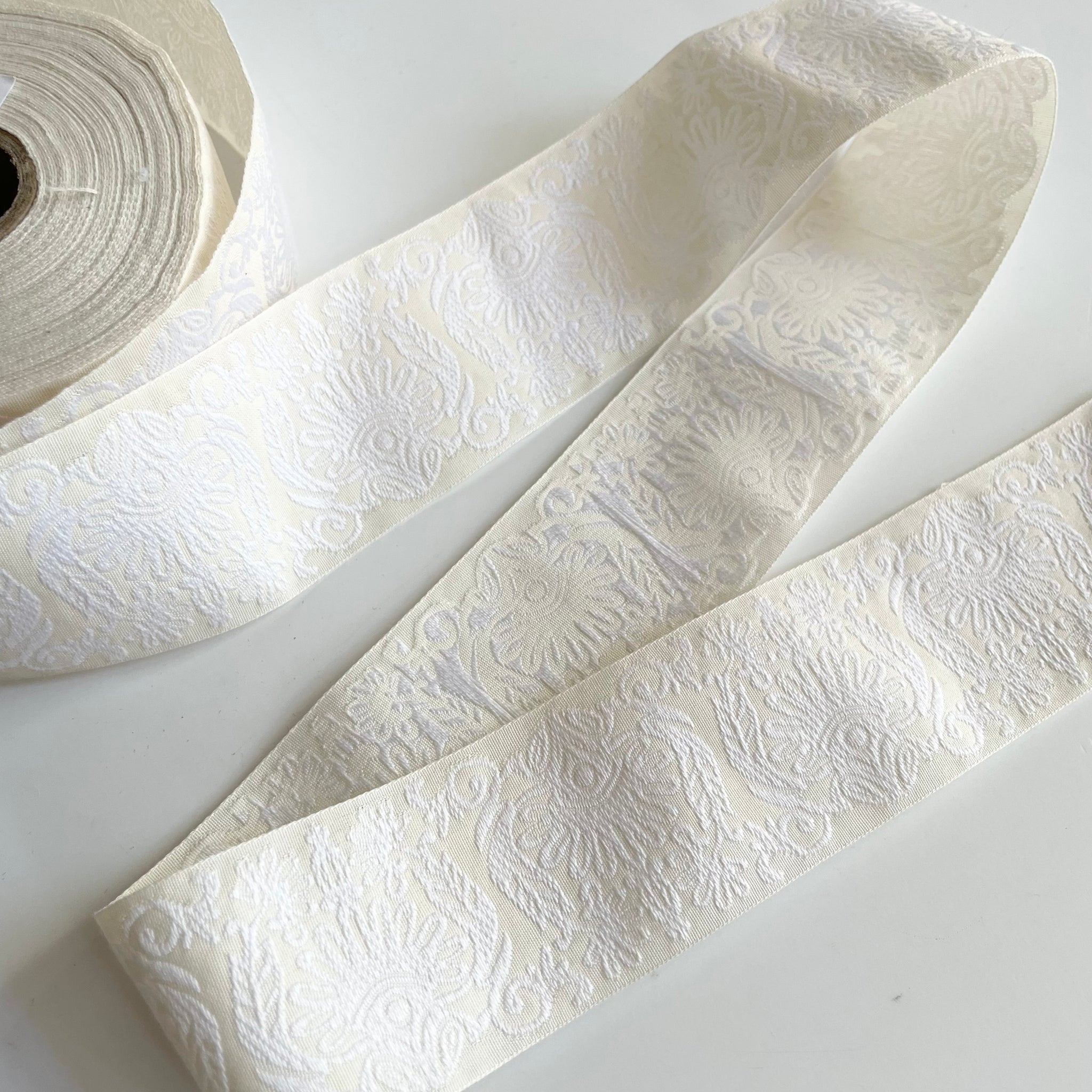 Kafka Ribbon : Lace Band - White