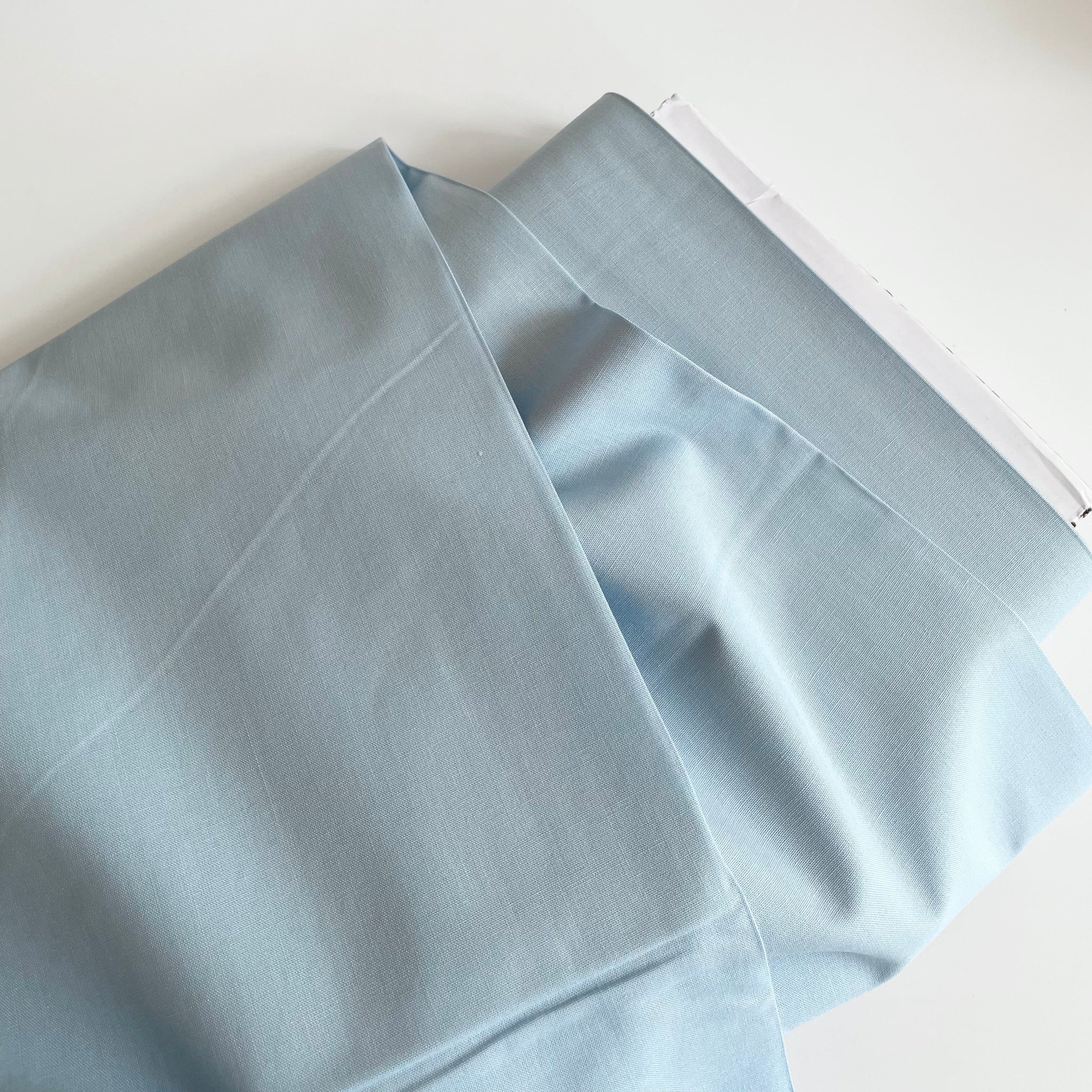 Tilda Fabrics : Solid light blue quilting cotton fabric