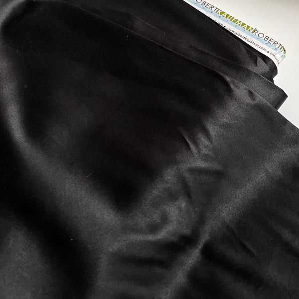 Robert Kaufman Radiance Silk / Cotton - Black