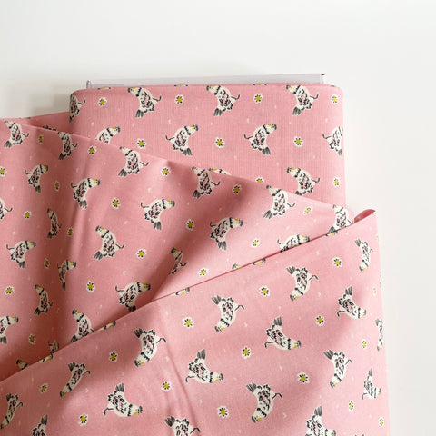 Cloud9 Organic Cotton : Happy Homestead - Happy Hens Pink
