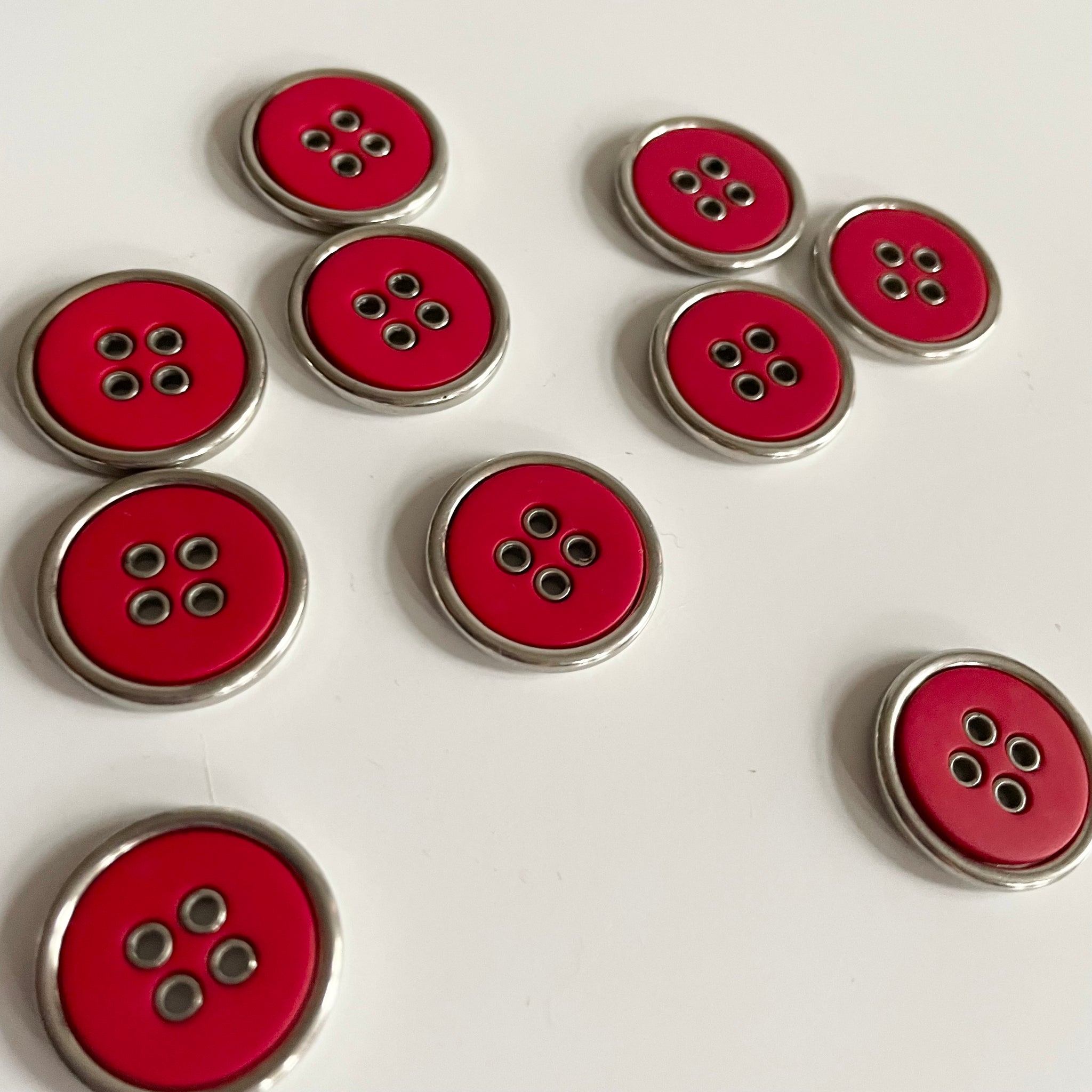 Metal / Plastic Four-Hole Button