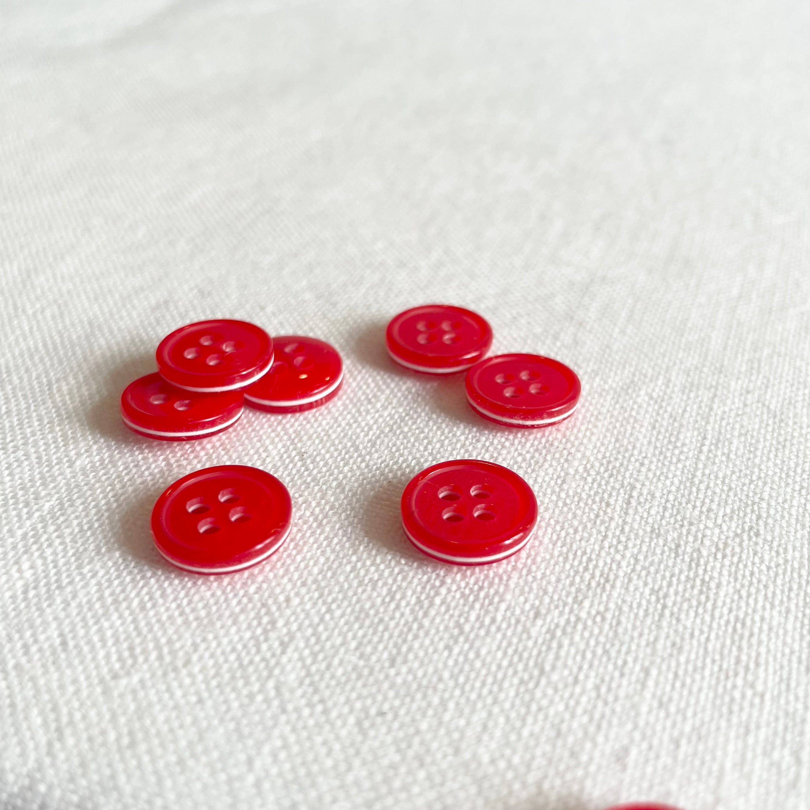 Sandwiched Plastic Shirt Button - Red / White
