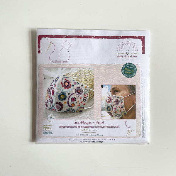 Un Chat Embroidery Kit : Flowery Mask