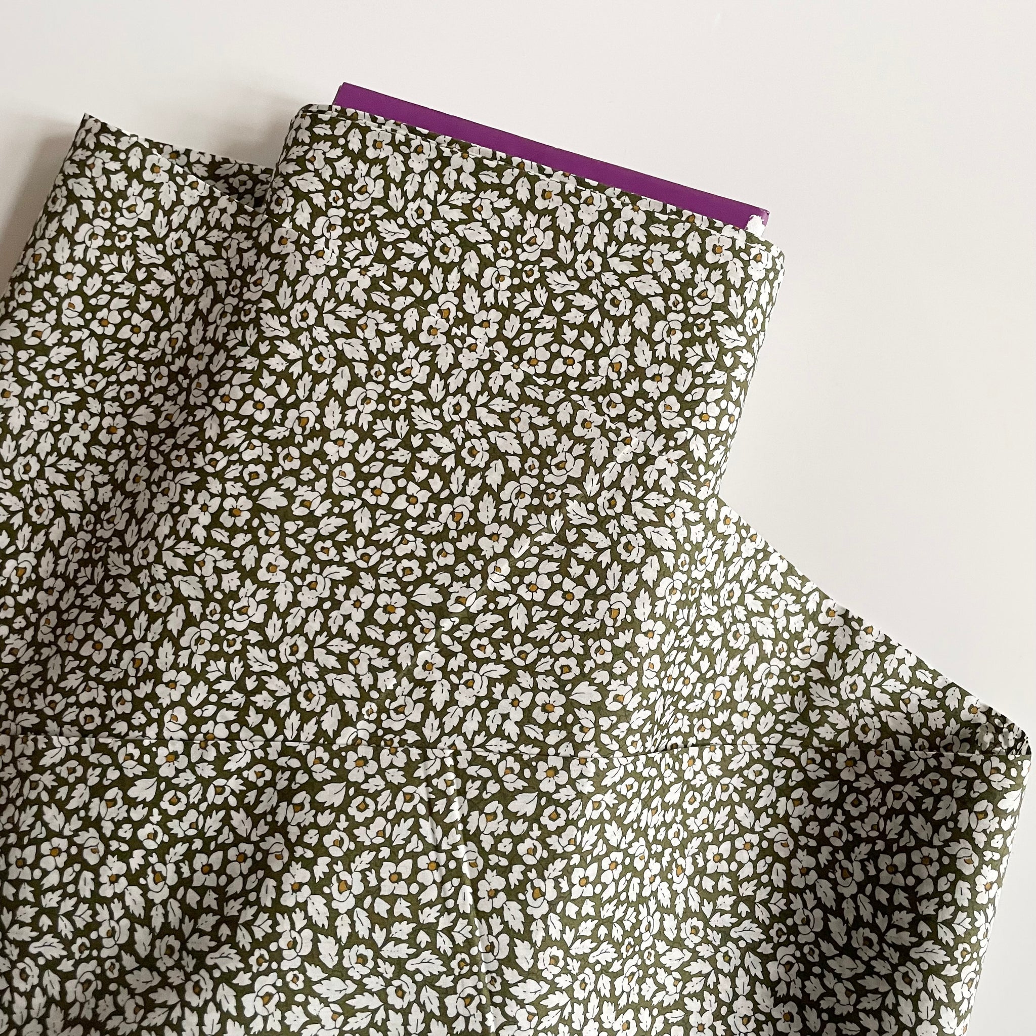 Liberty Fabrics Classic Tana Lawn : Feather Meadow B