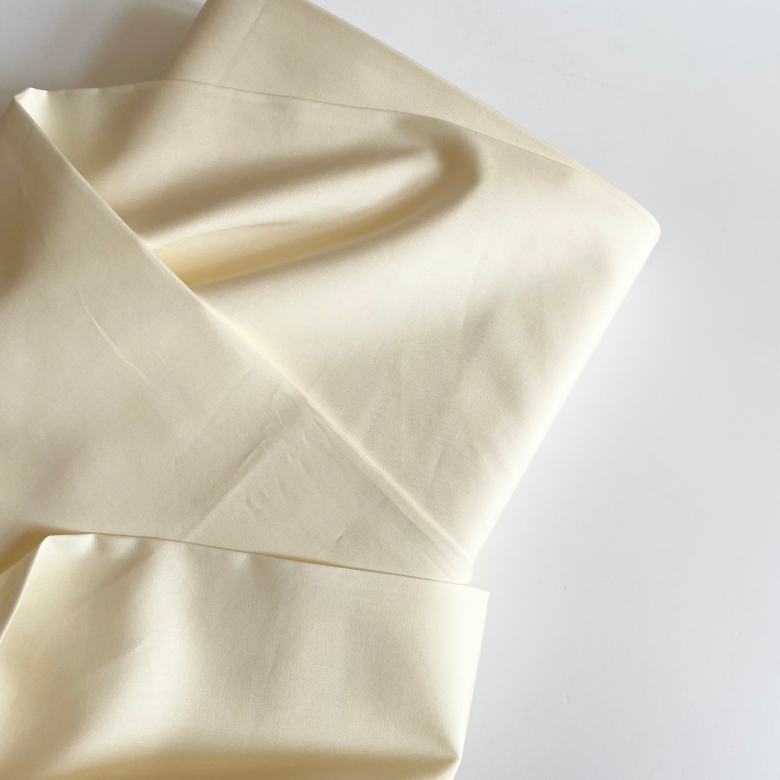 AGF Pure Solids - White Linen