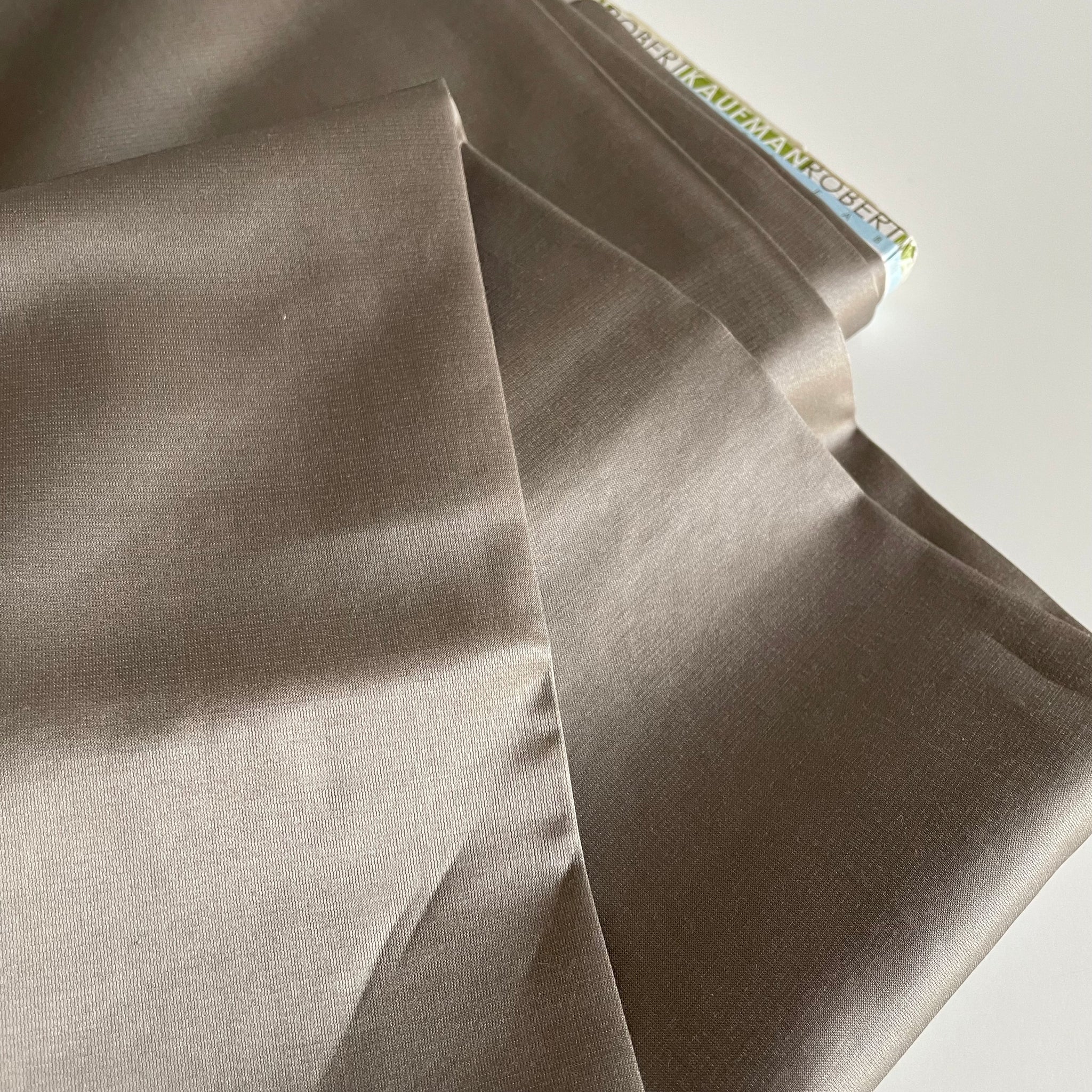 Robert Kaufman Radiance Silk / Cotton - Taupe
