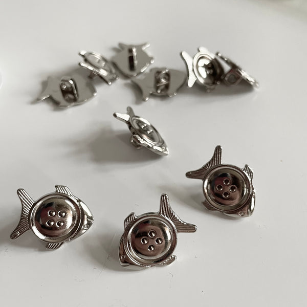 Metal Fish Shank Button - Silver