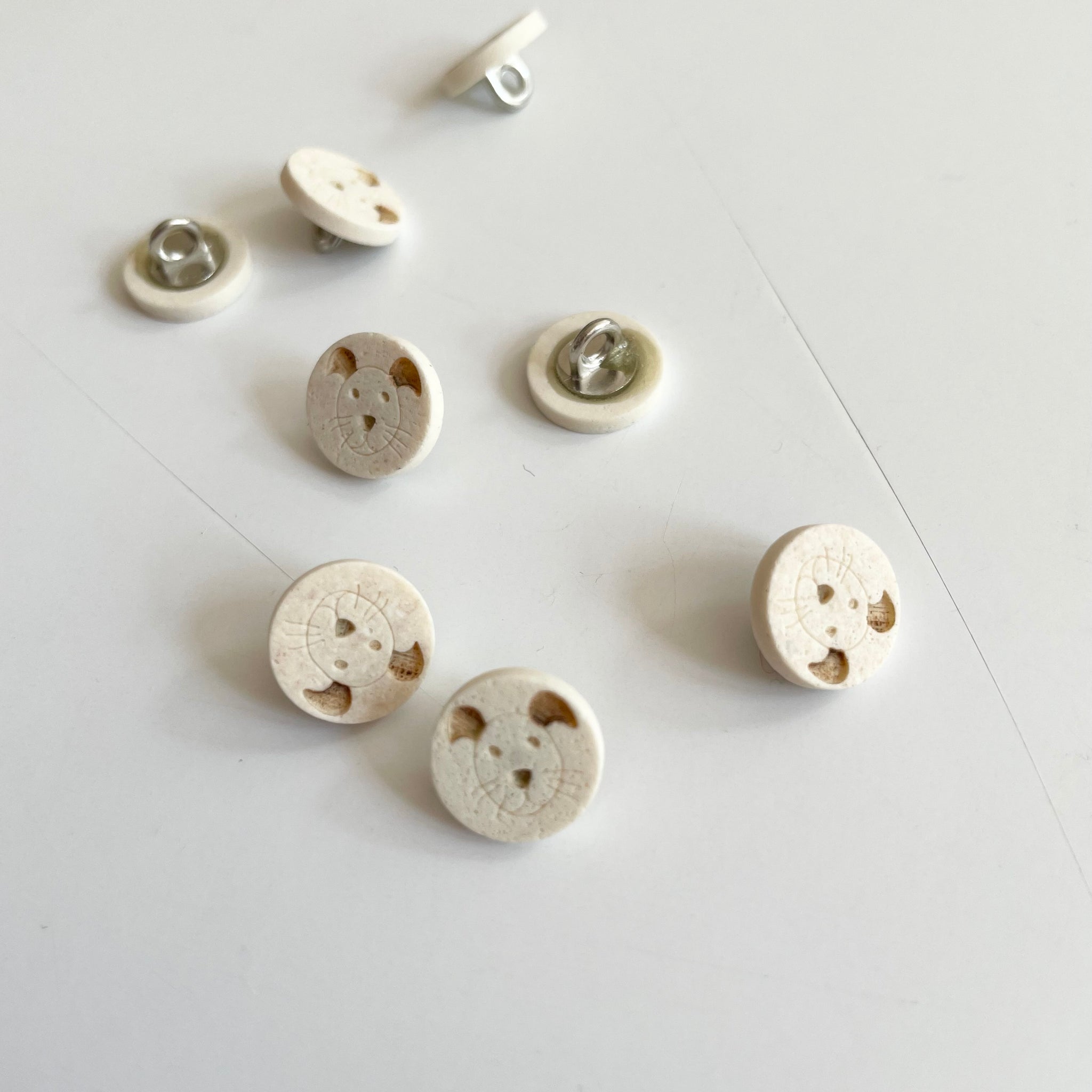 Lasercut Polyester Button - Hound