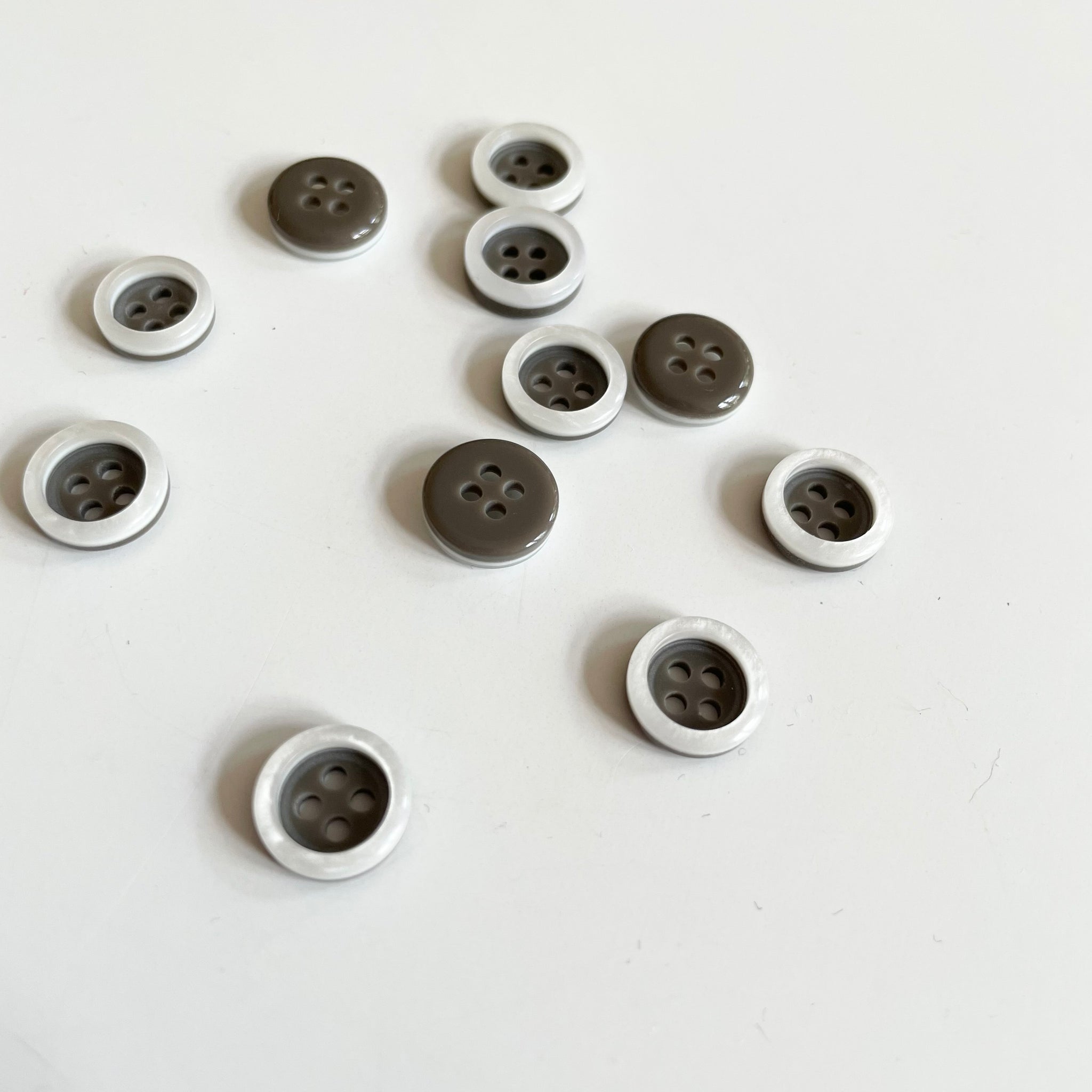 Fashion Rim Button - White