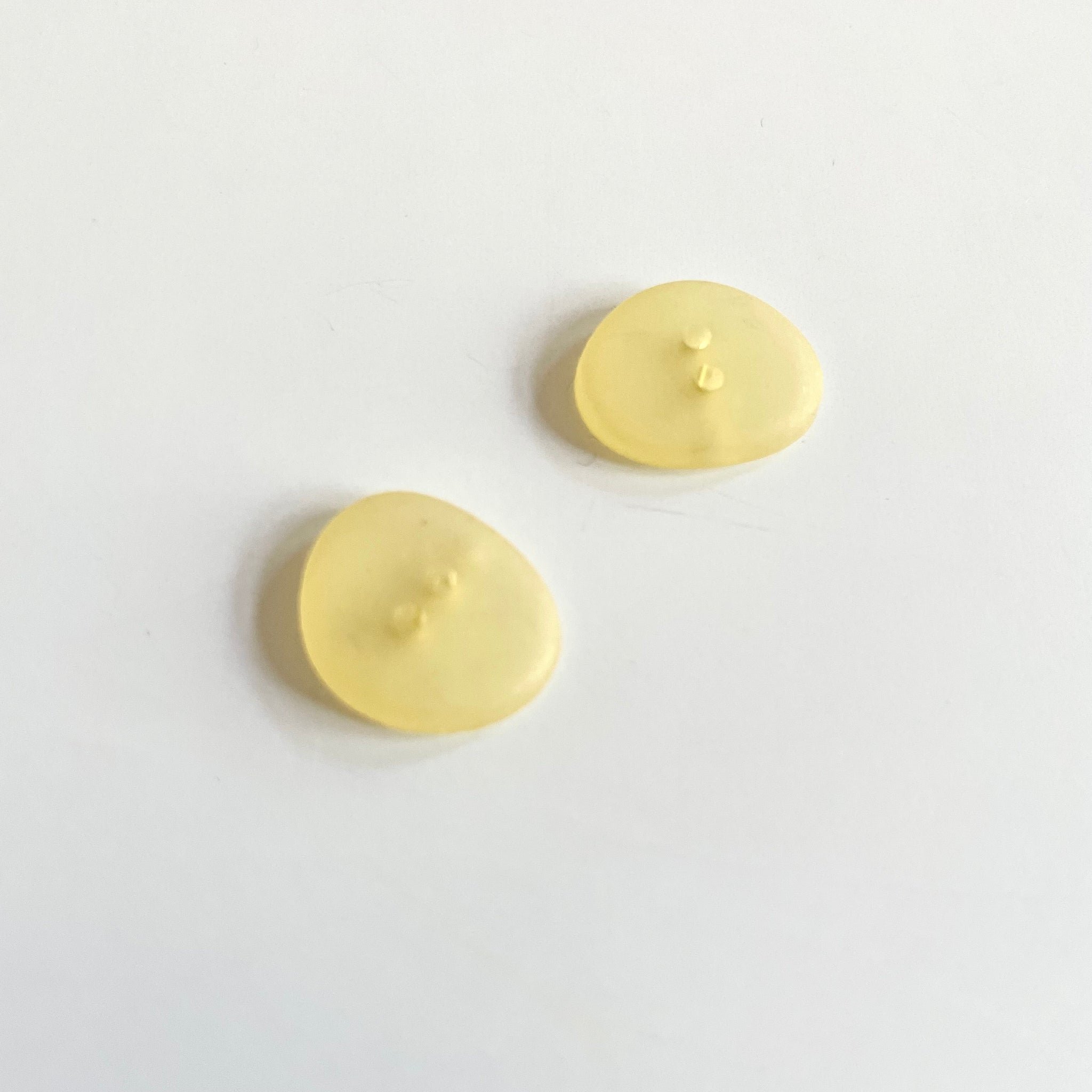 Beach Glass Button - Yellow